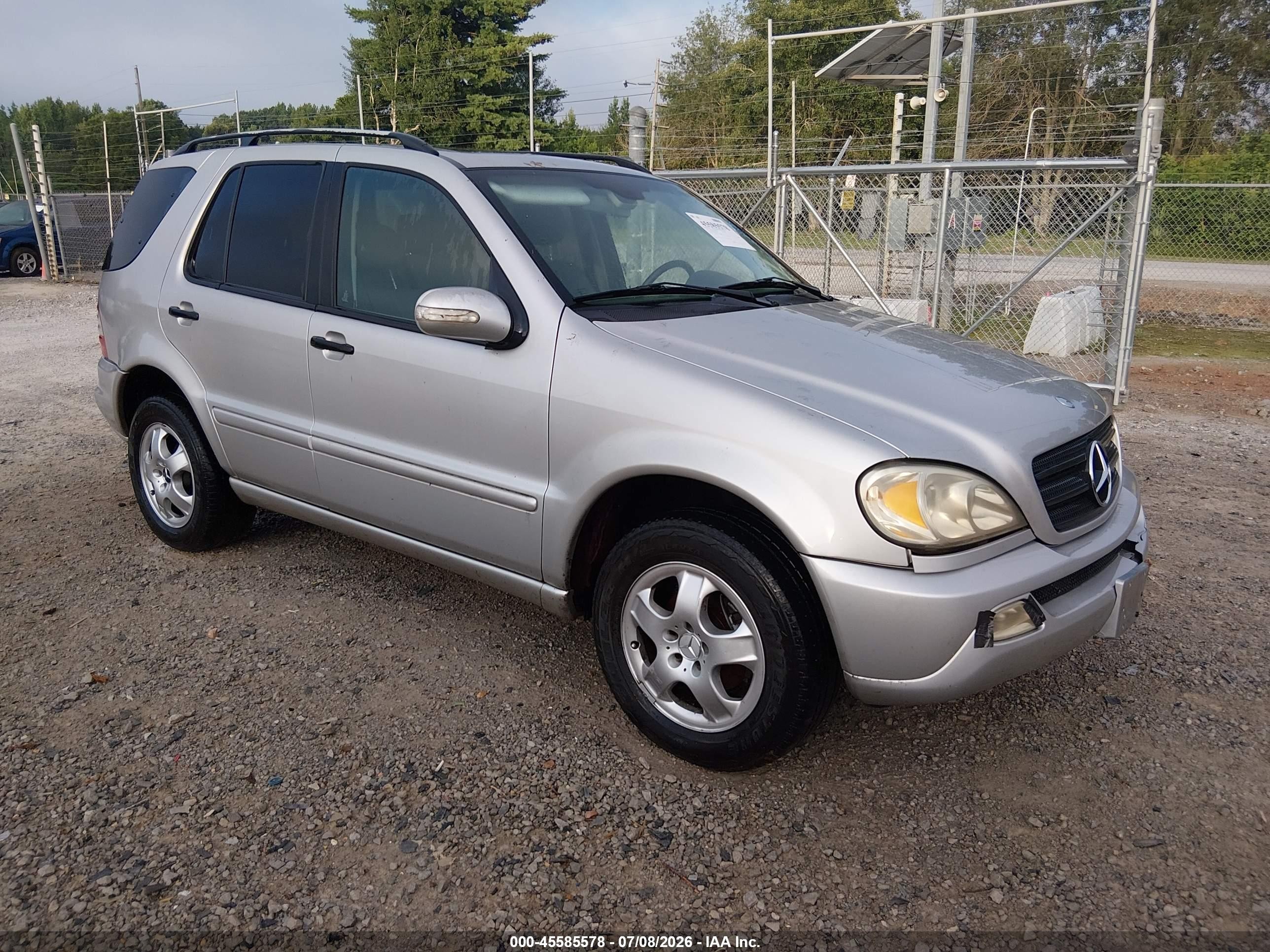 2002 Mercedes-Benz M 320/430/500, VIN 4JGAB54E82A295164 — Normal wear