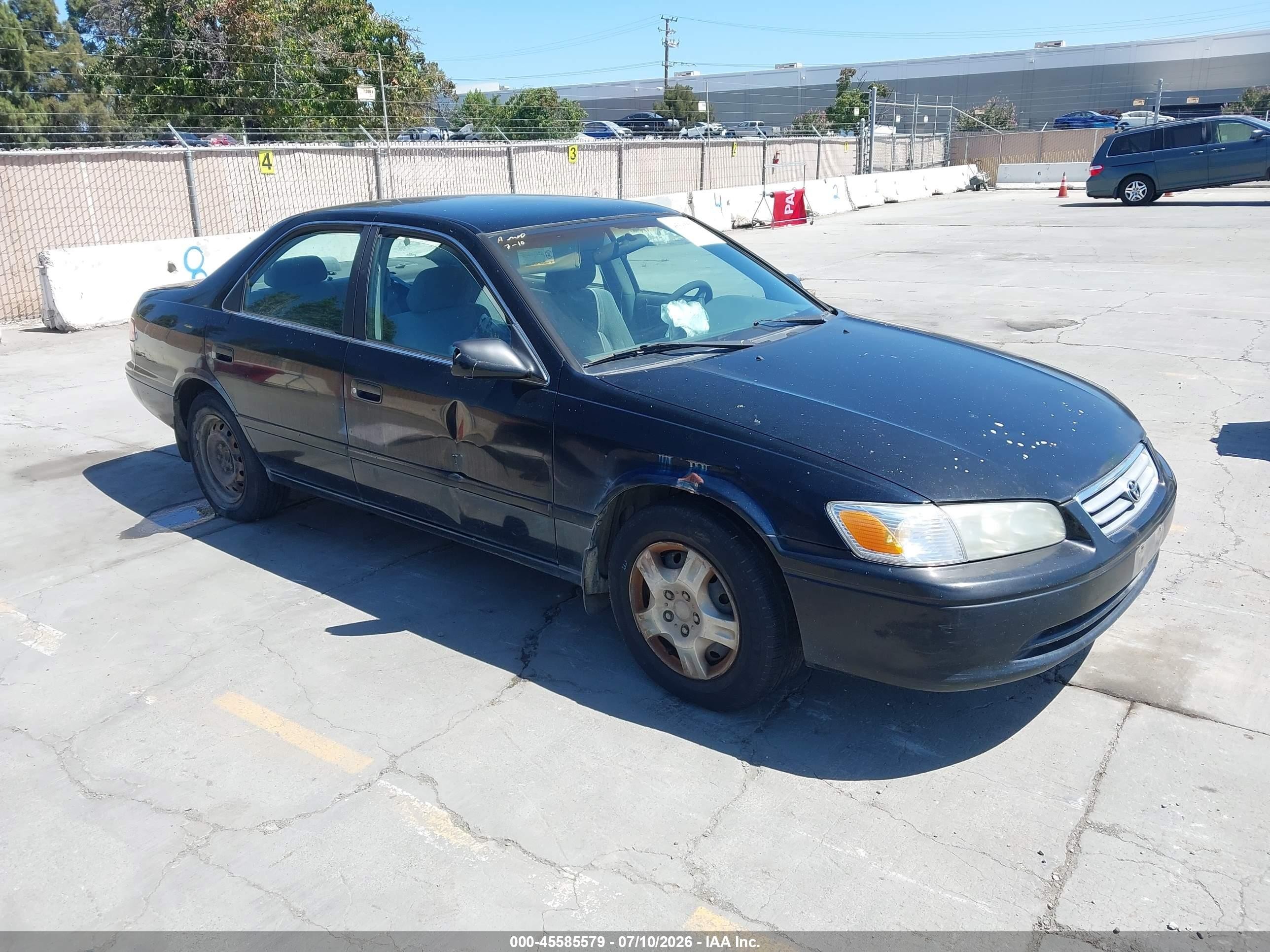 2000 Toyota Camry LE, VIN JT2BF22K7Y0258683 — Normal wear