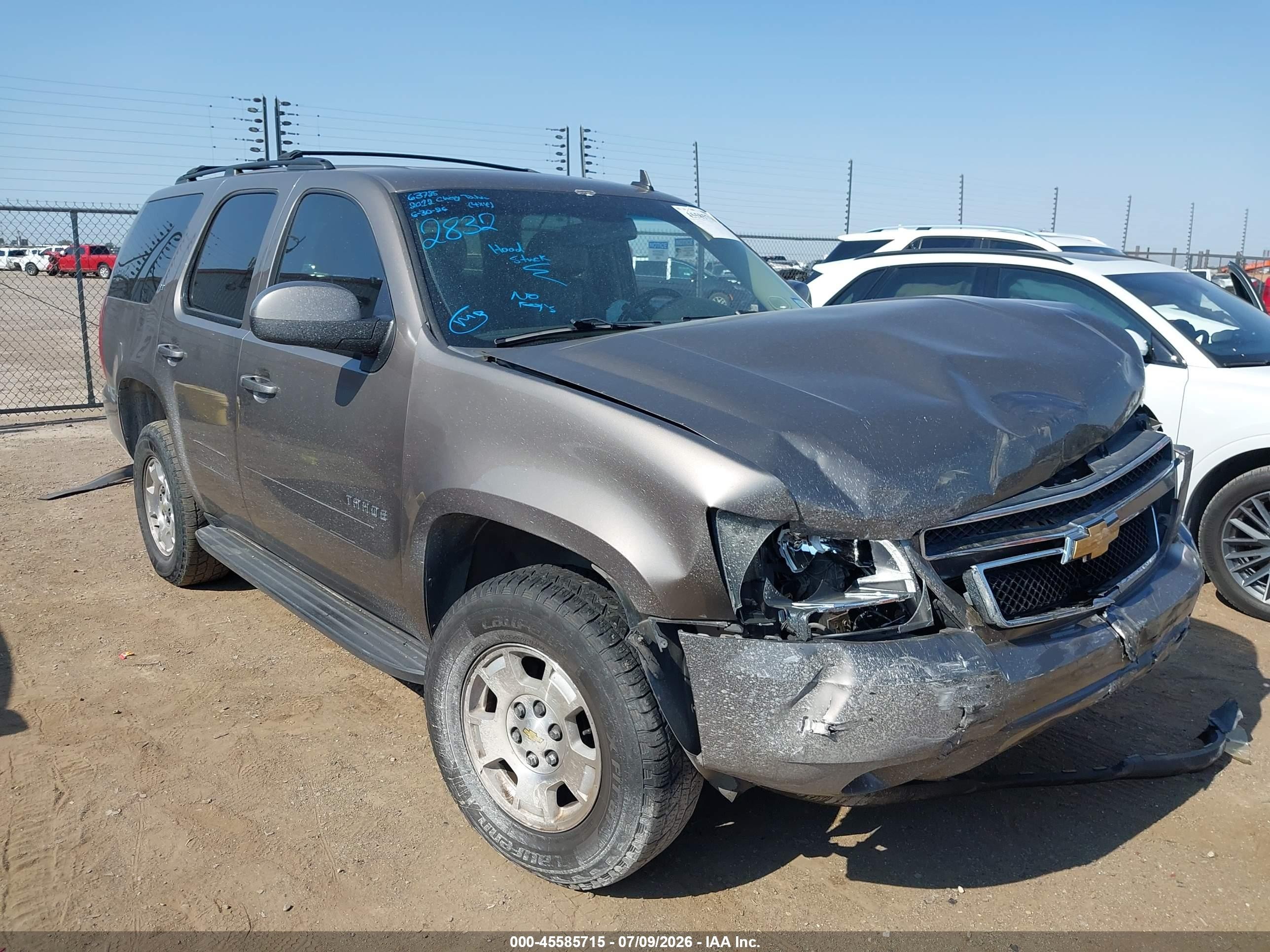 2012 Chevrolet Tahoe LT, VIN 1GNSKBE05CR172832 — Front end
