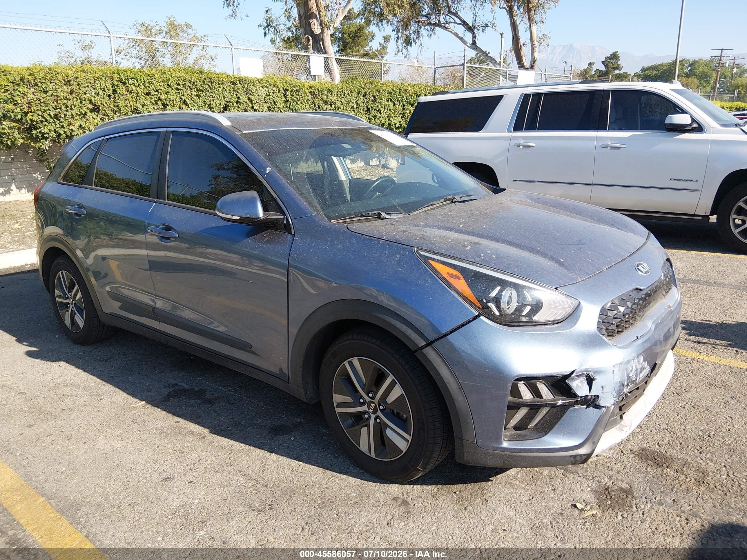 2020 Kia Niro EX Premium, VIN KNDCE3LC6L5444156 — Front end