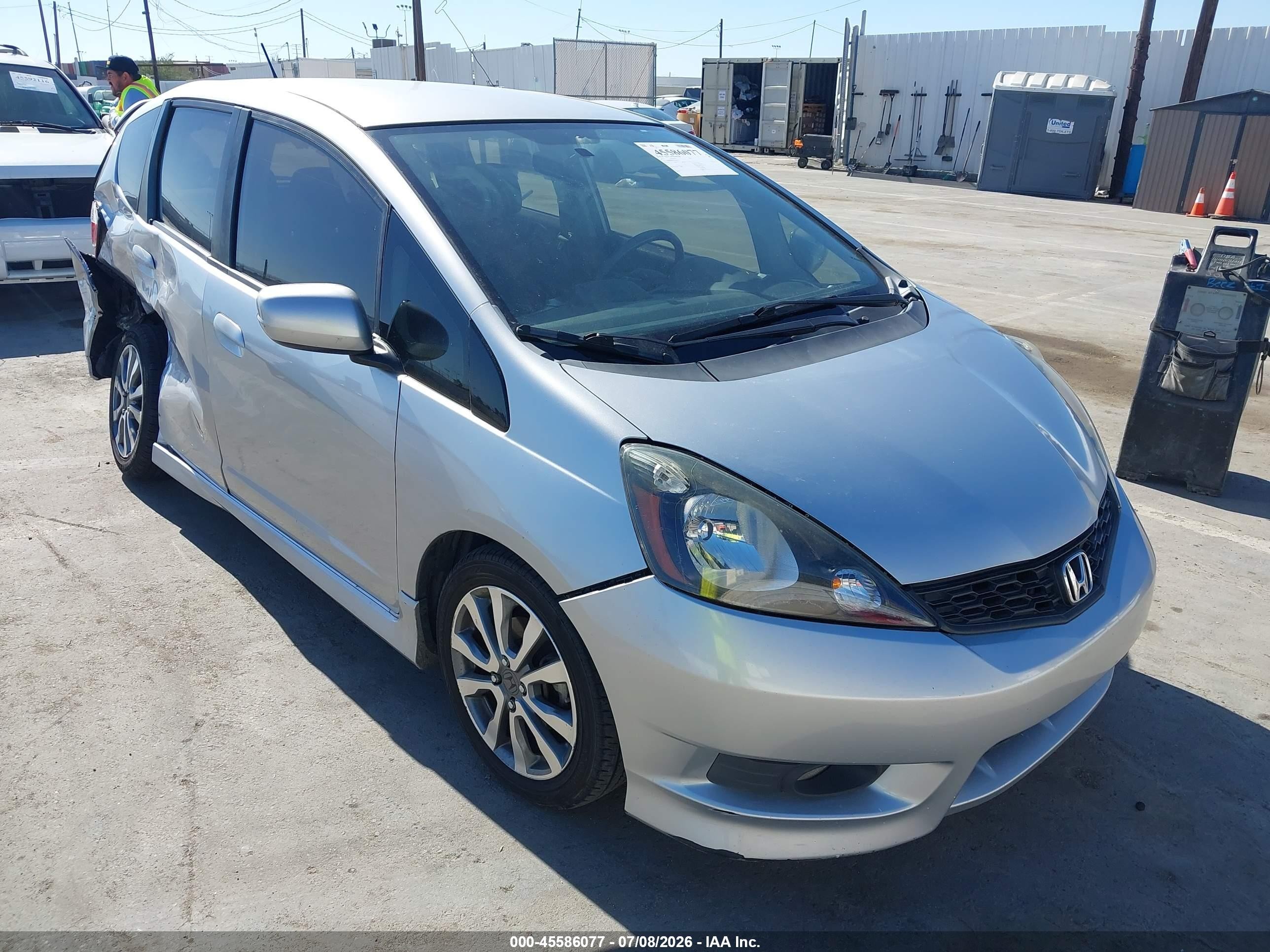 2012 Honda Fit Sport, VIN JHMGE8H54CS005725 — Side