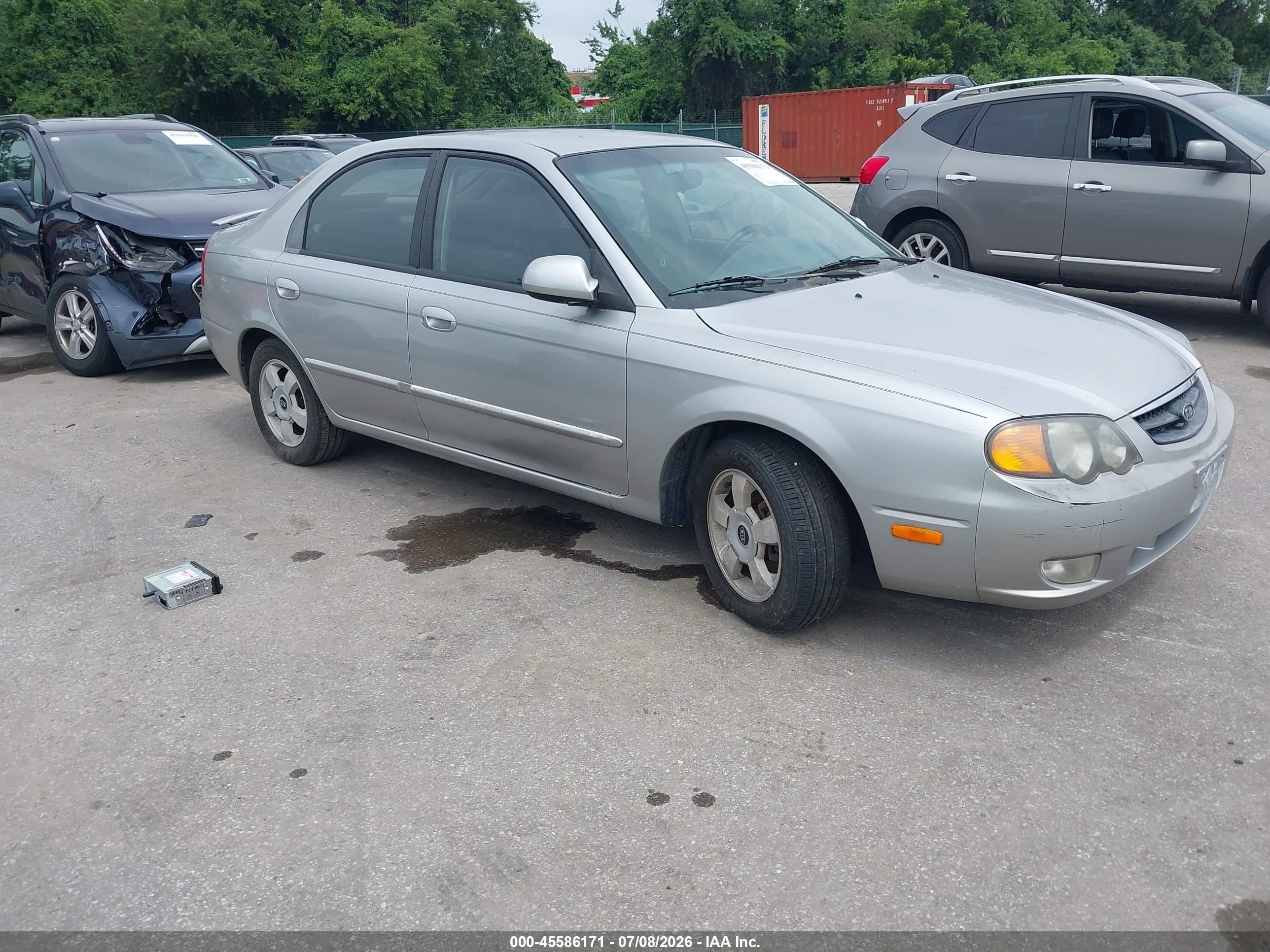 2004 Kia Spectra GS, VIN KNAFB161945136871 — Normal wear
