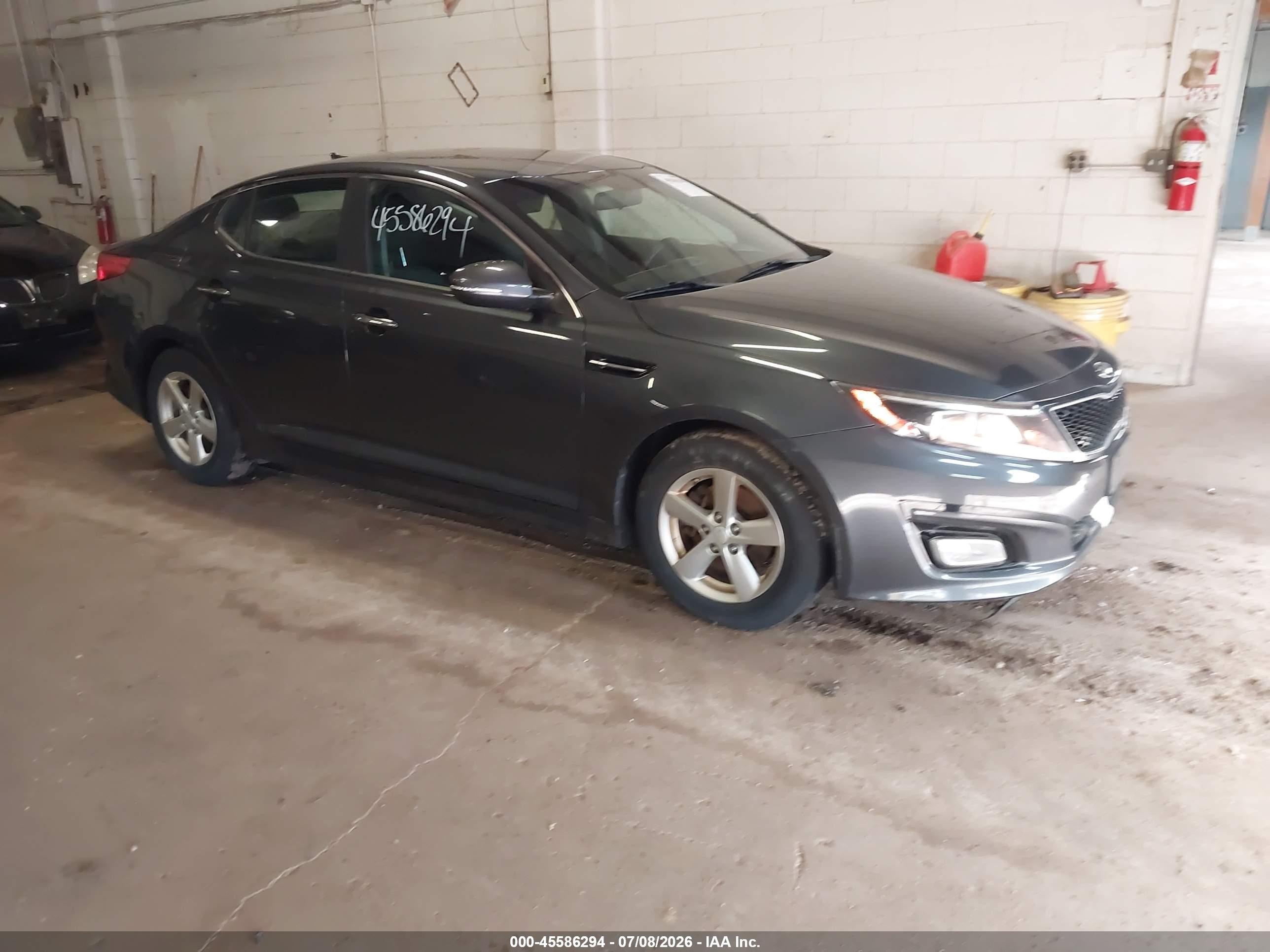 2015 Kia Optima LX, VIN KNAGM4A73F5635633 — Normal wear