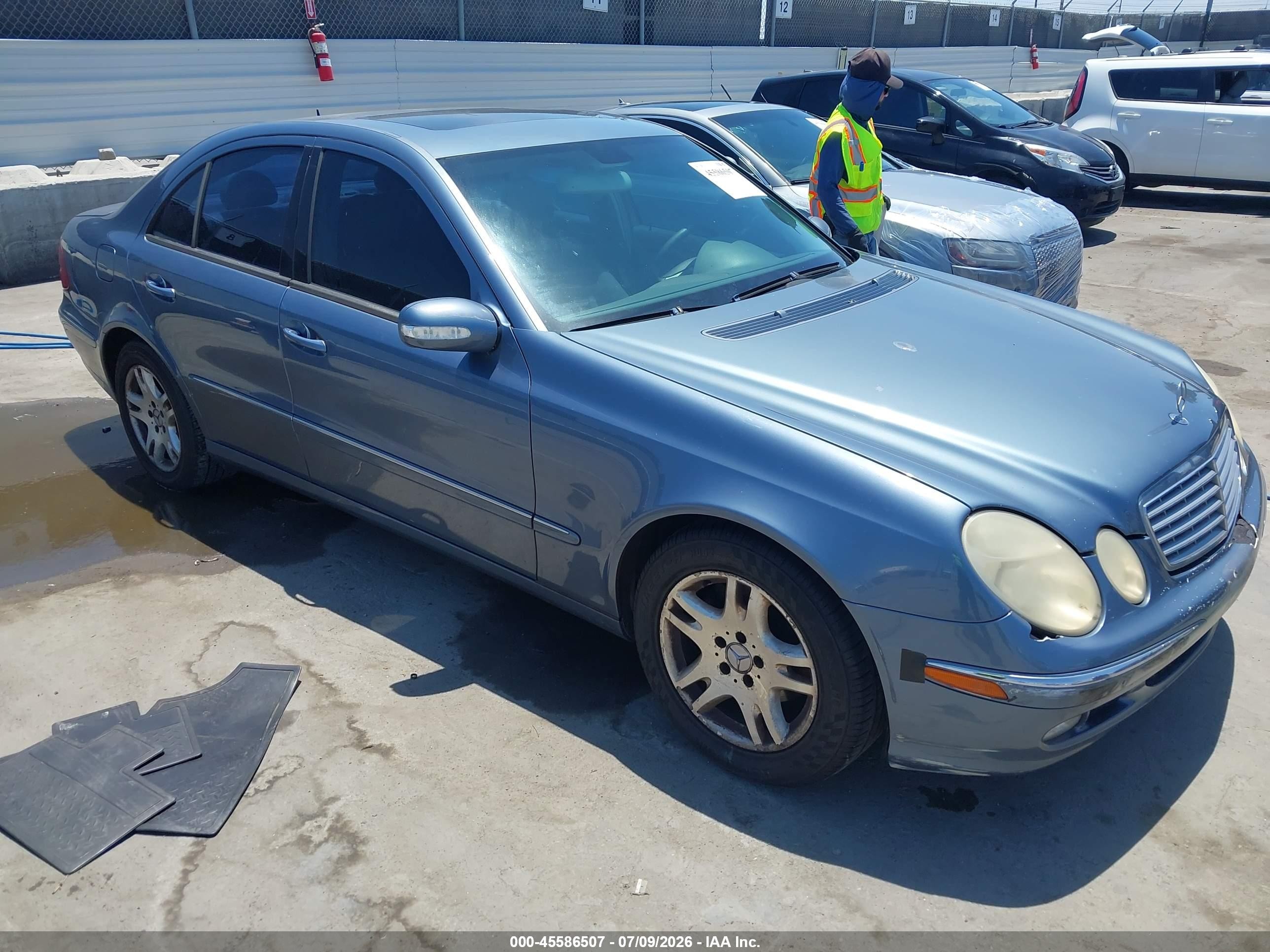 2004 Mercedes-Benz E 320, VIN WDBUF65J24A483283 — Front end