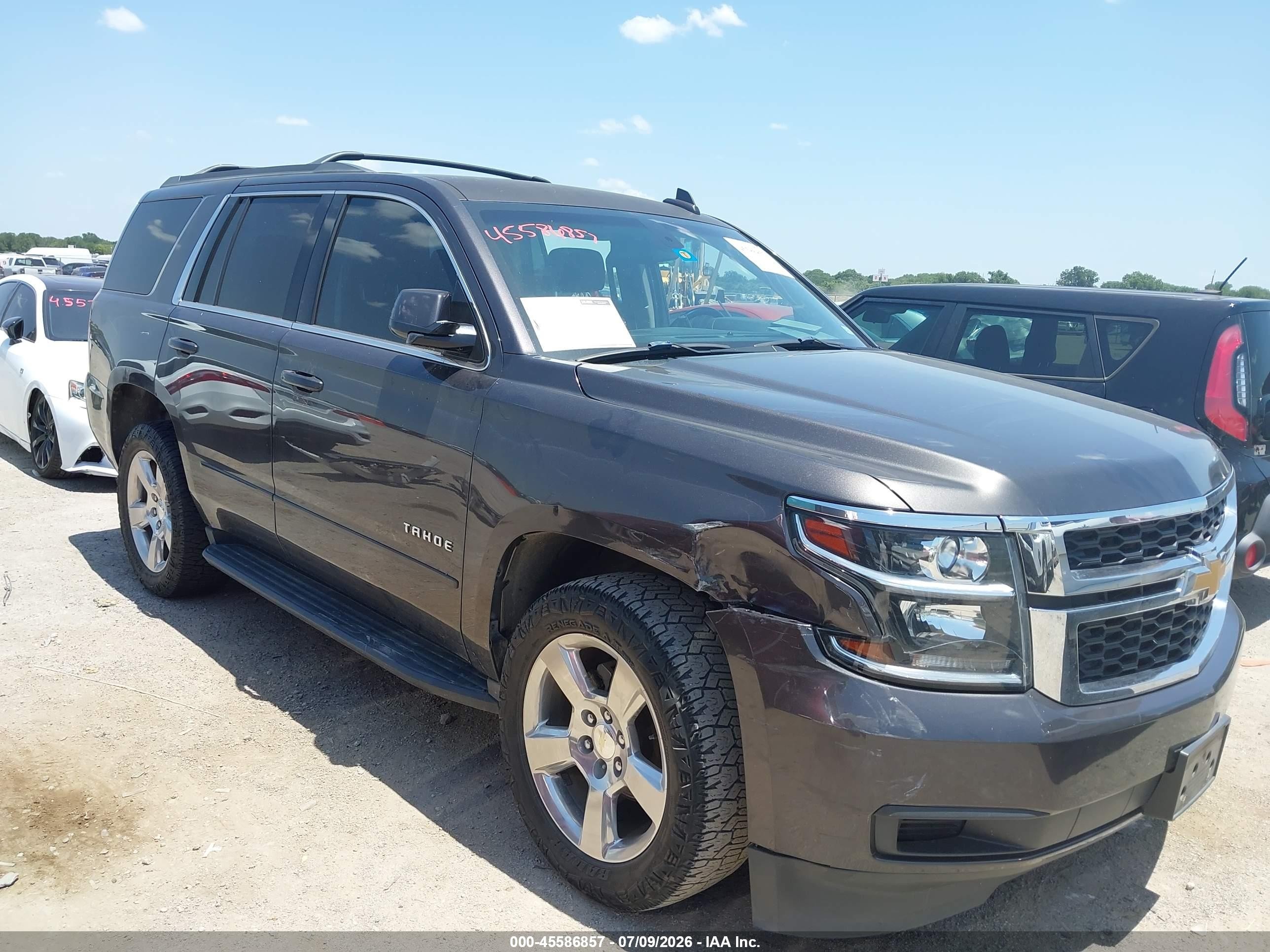 2017 Chevrolet Tahoe LS, VIN 1GNSCAKC6HR158466 — Front end