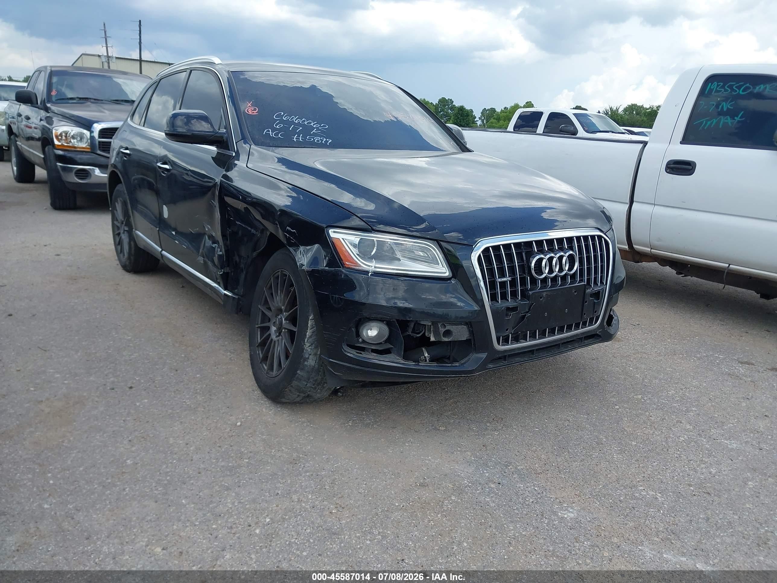 2016 Audi Q5 Premium Plus, VIN WA1L2AFPXGA075899 — Normal wear