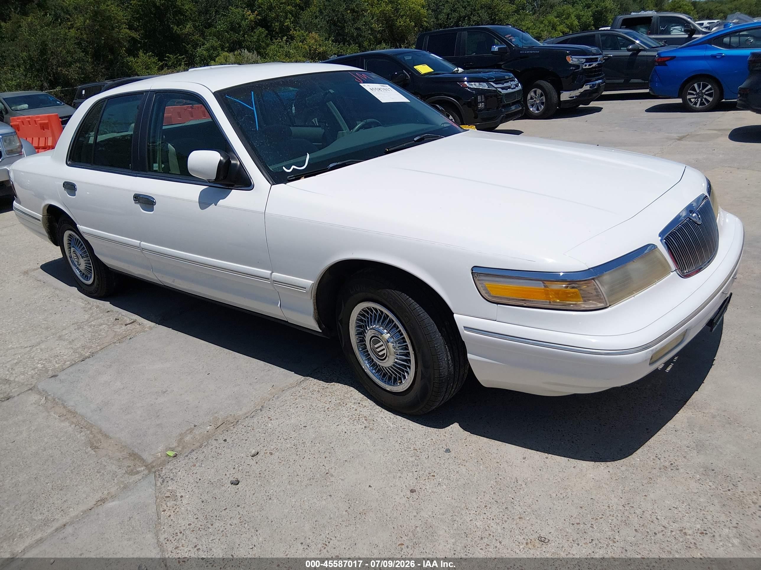 1997 Mercury Grand Marquis GS, VIN 2MELM74W8VX645950 — Normal wear