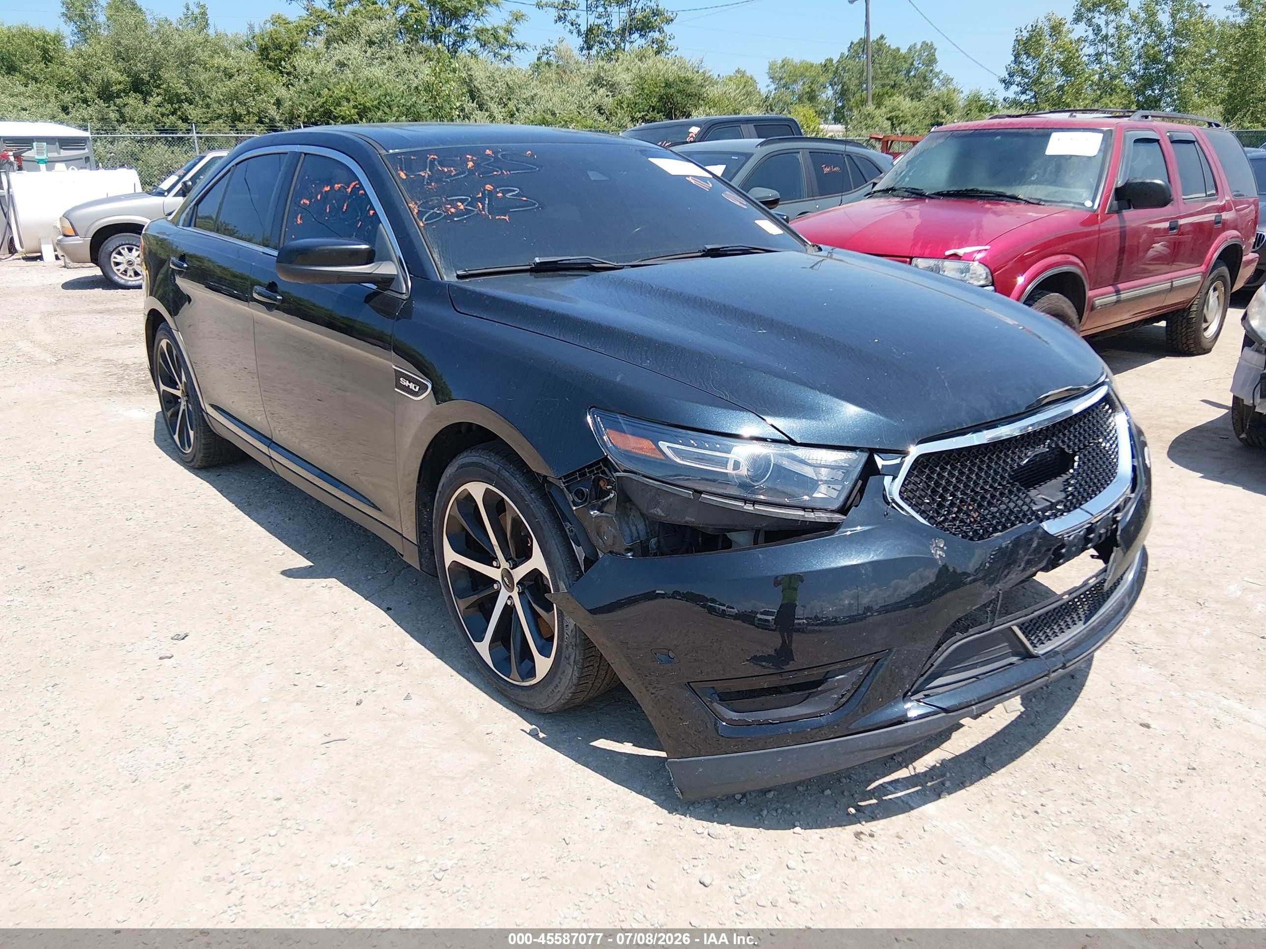 2014 Ford Taurus SHO, VIN 1FAHP2KT6EG128782 — Front end