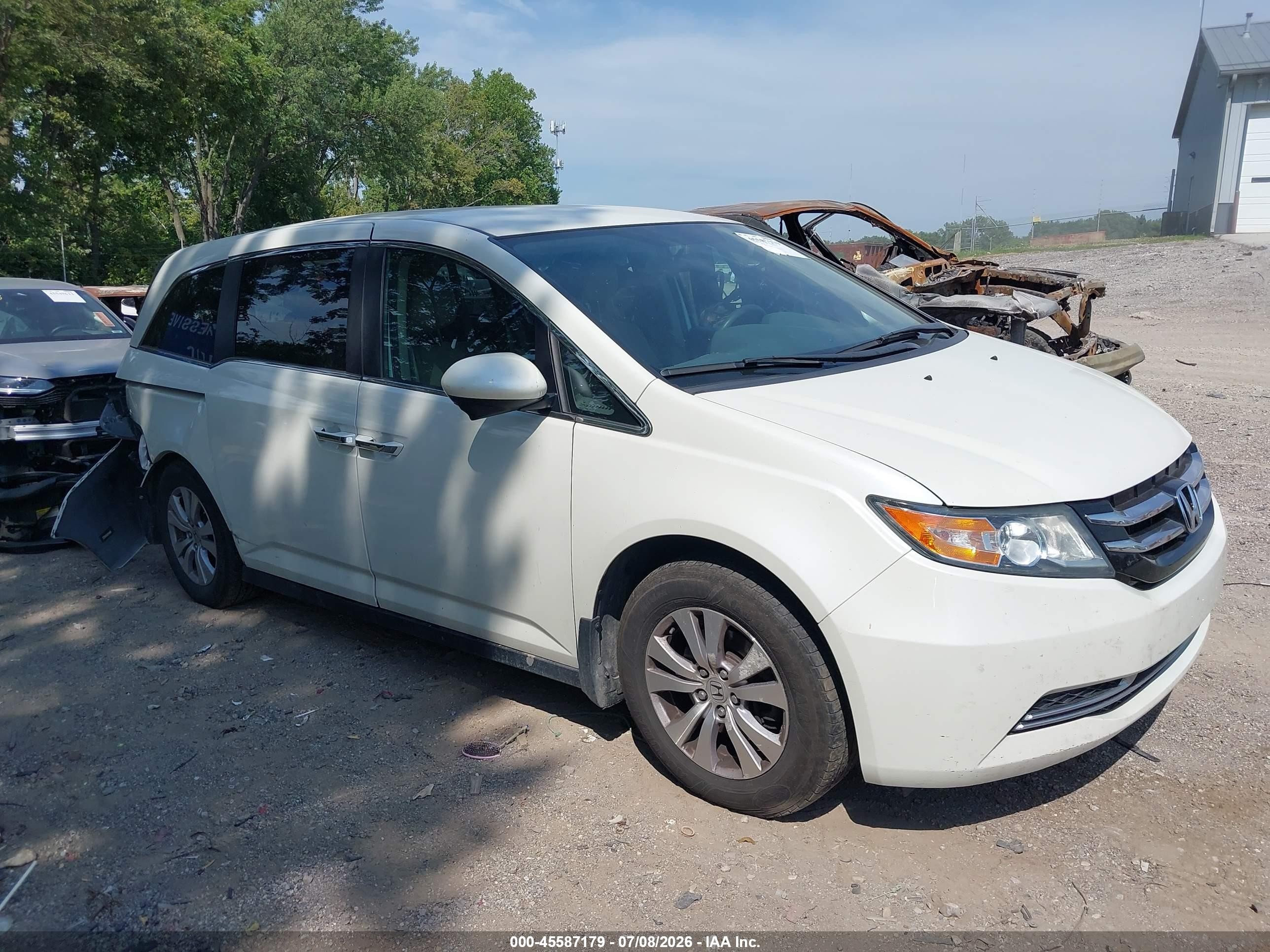 2015 Honda Odyssey EX, VIN 5FNRL5H48FB033275 — Rear end