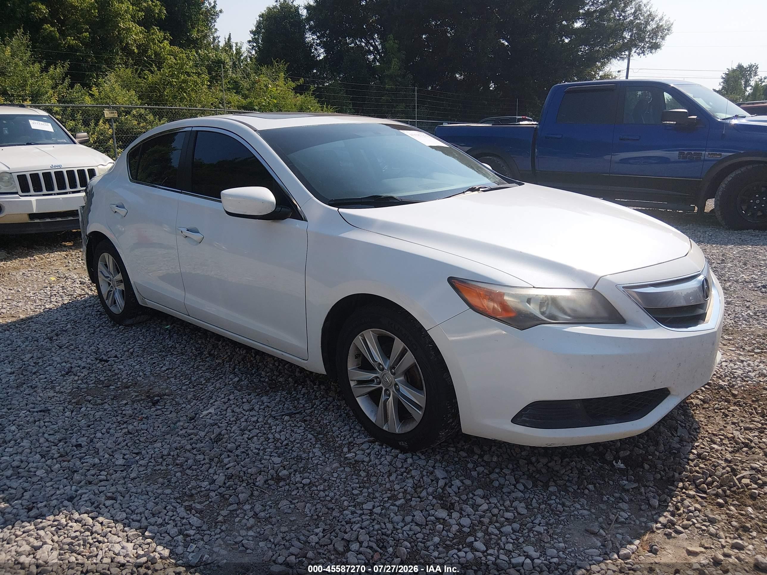 2013 Acura ILX, VIN 19VDE1F30DE022046 — Rear end