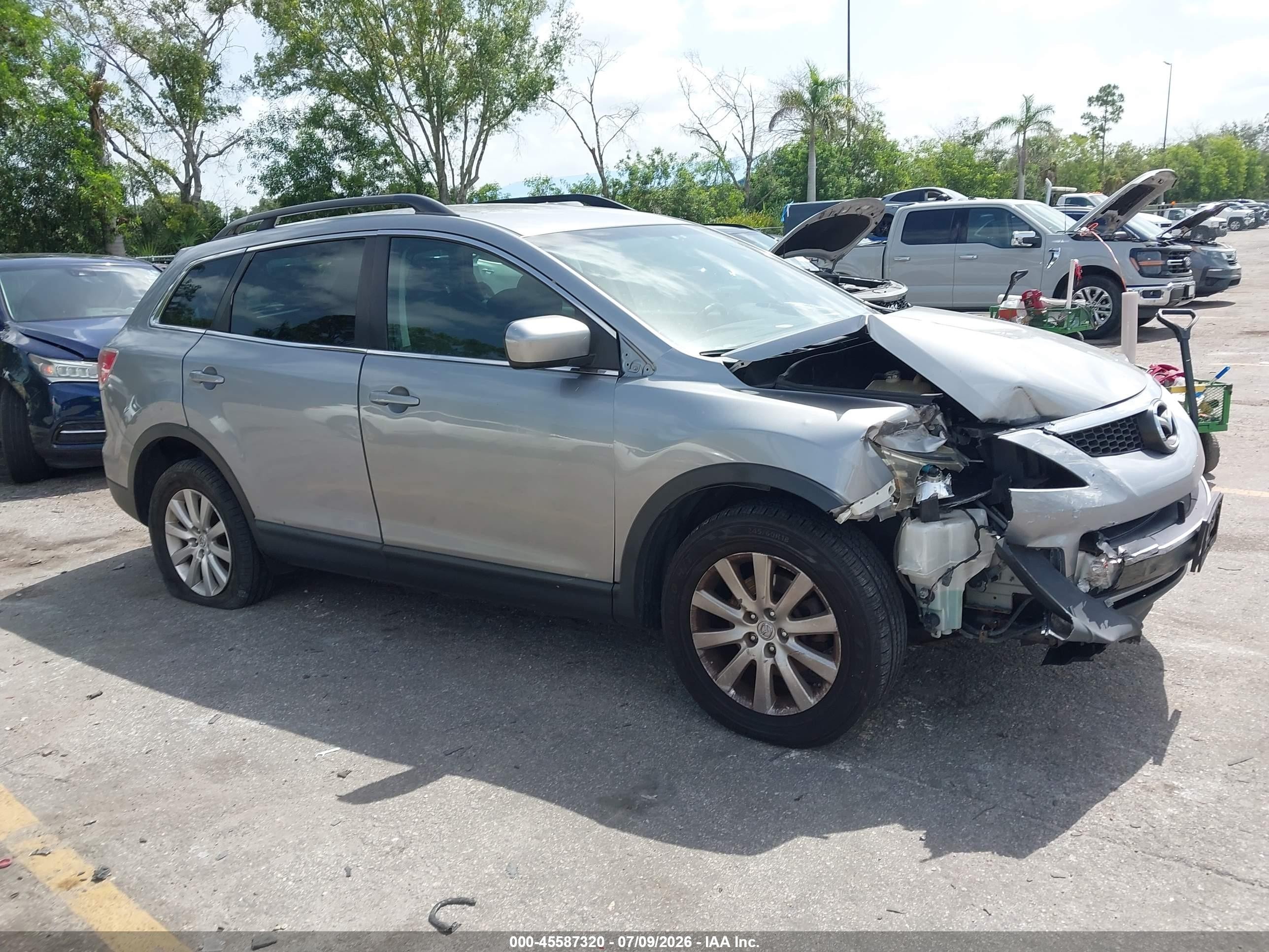 2009 Mazda CX-9 Touring, VIN JM3TB38A990177611 — Перед