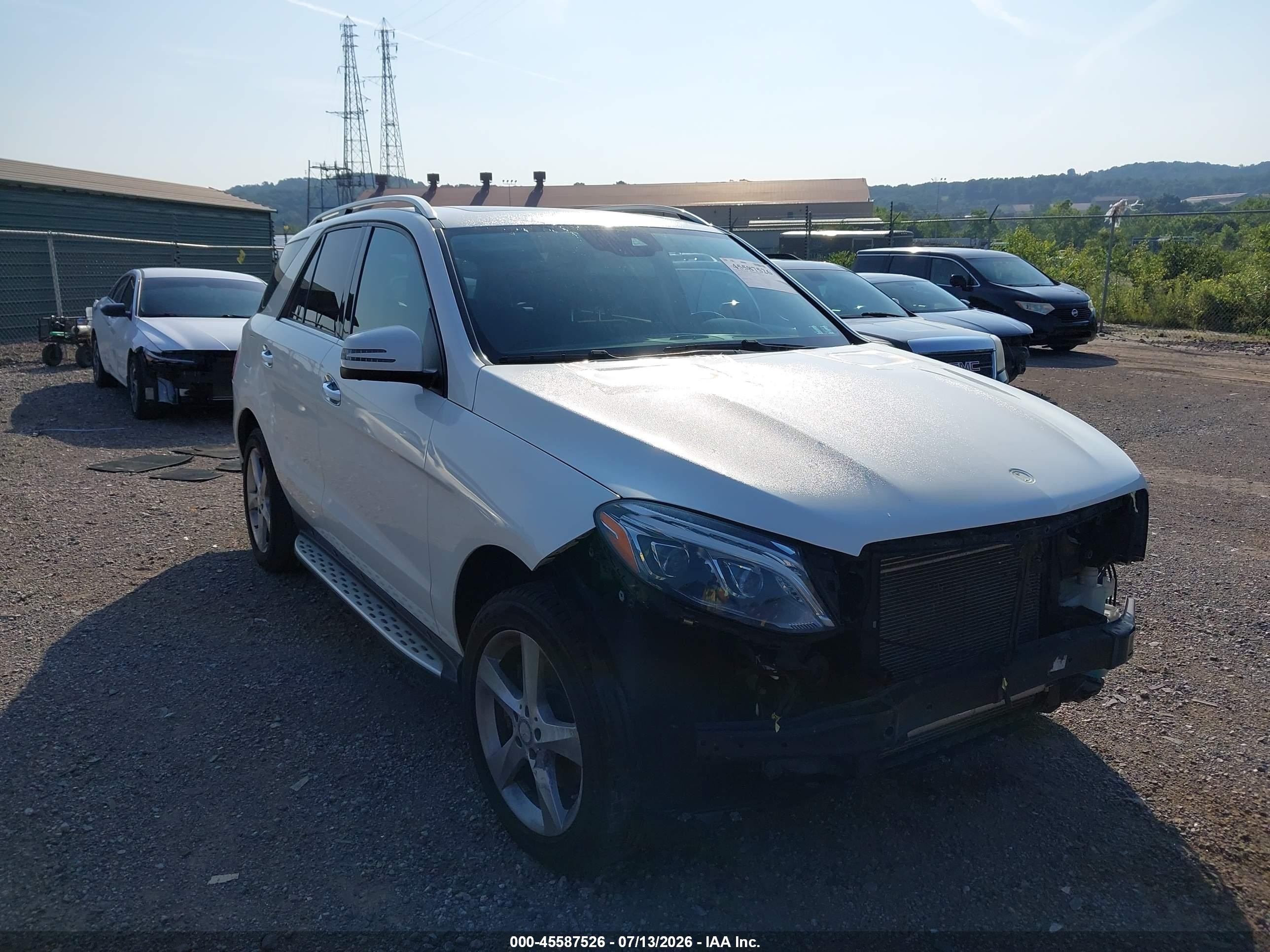 2016 Mercedes-Benz GLE 350, VIN 4JGDA5HB0GA643725 — Side