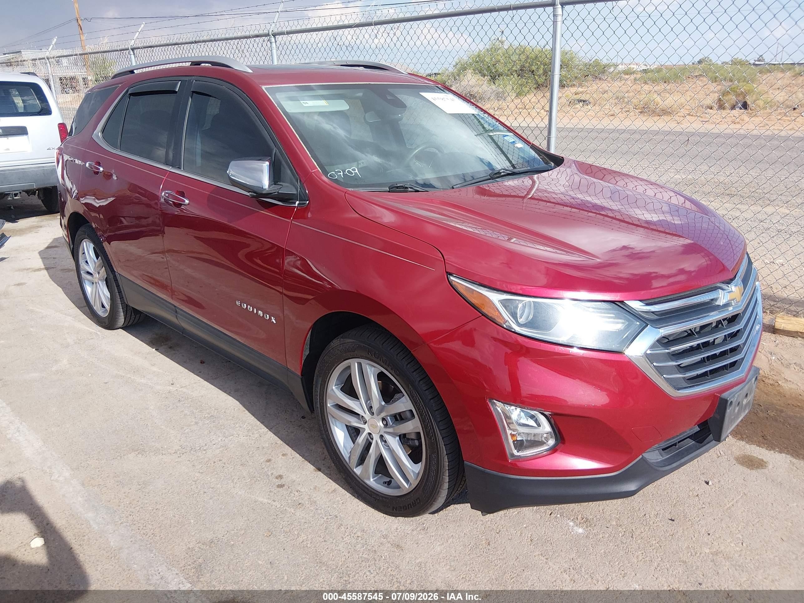 2018 Chevrolet Equinox Premier, VIN 3GNAXMEV0JS561165 — Normal wear