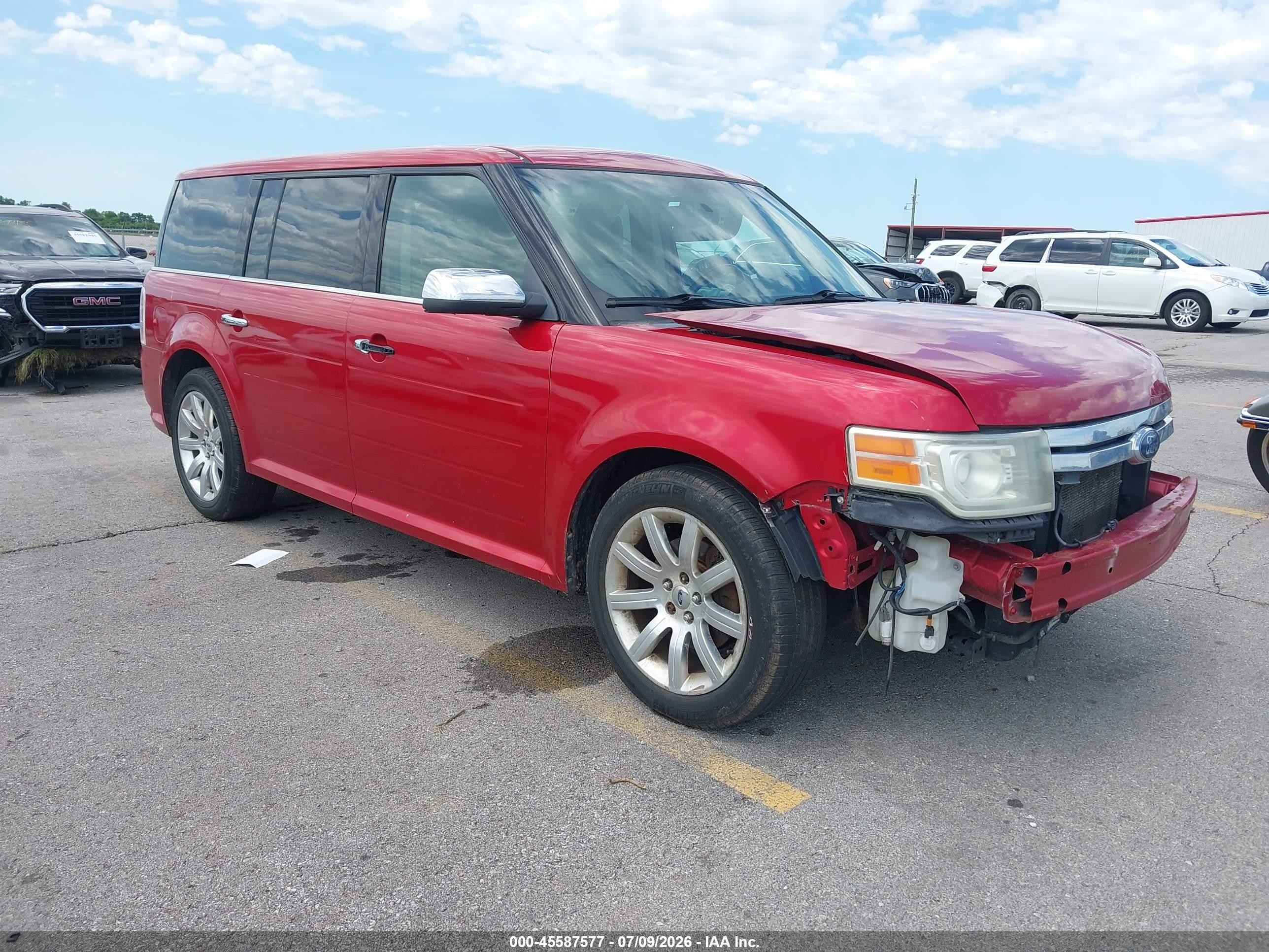 2010 Ford Flex Limited, VIN 2FMHK6DC3ABD01216 — Перед