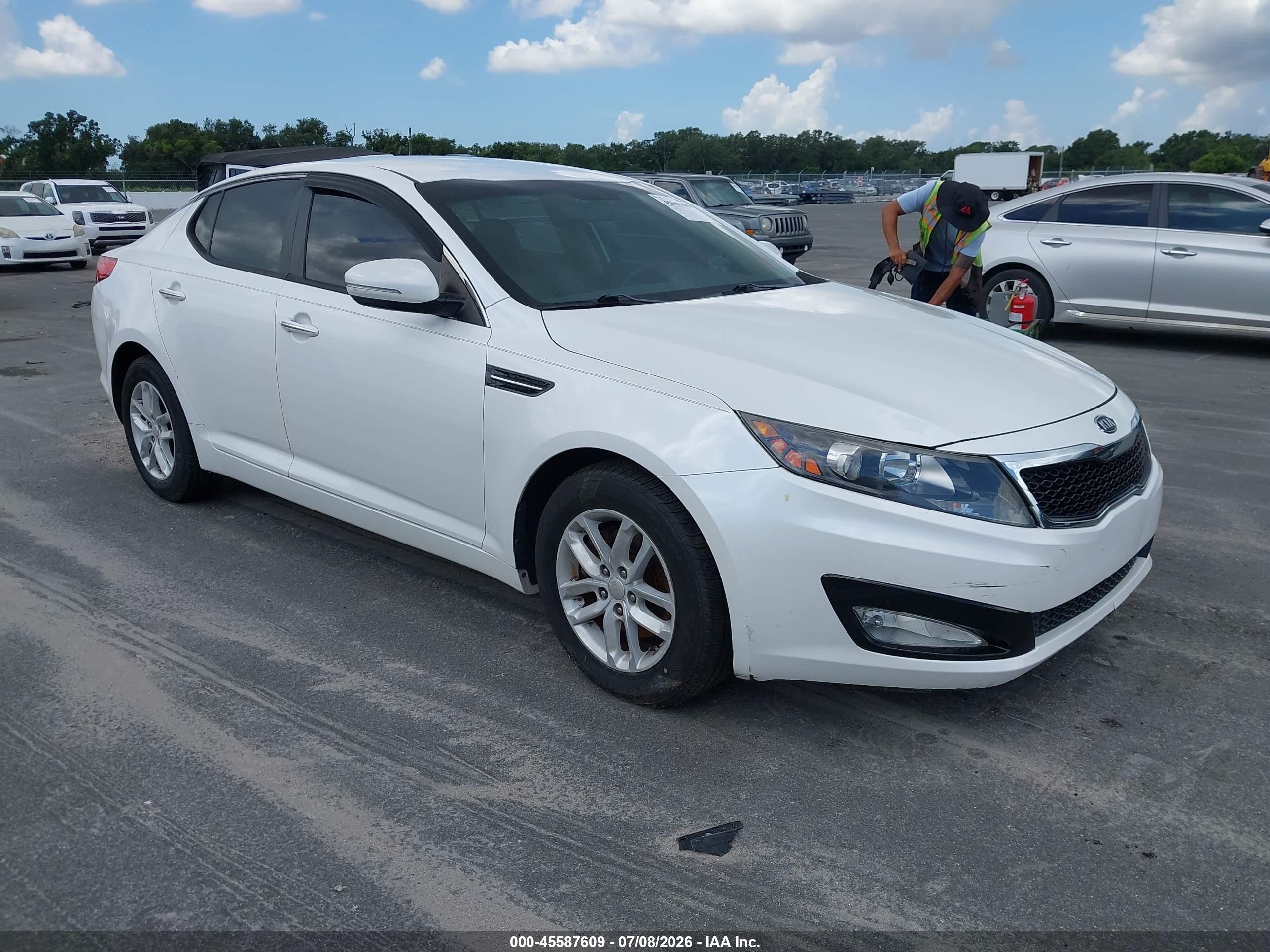2013 Kia Optima LX, VIN KNAGM4A74D5304234 — Not stated