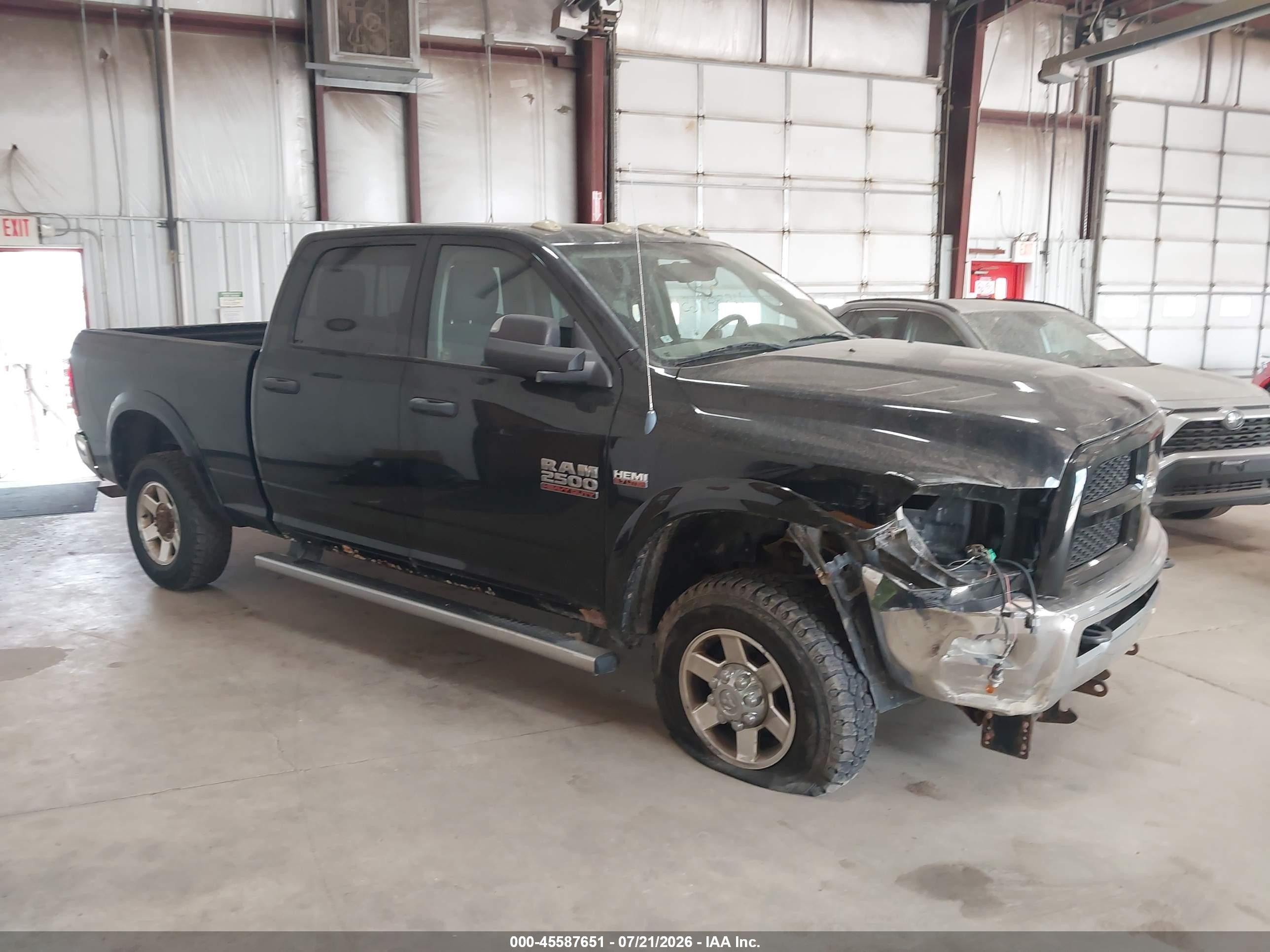 2013 Ram 2500 Big Horn, VIN 3C6TR5DT1DG535190 — Front end