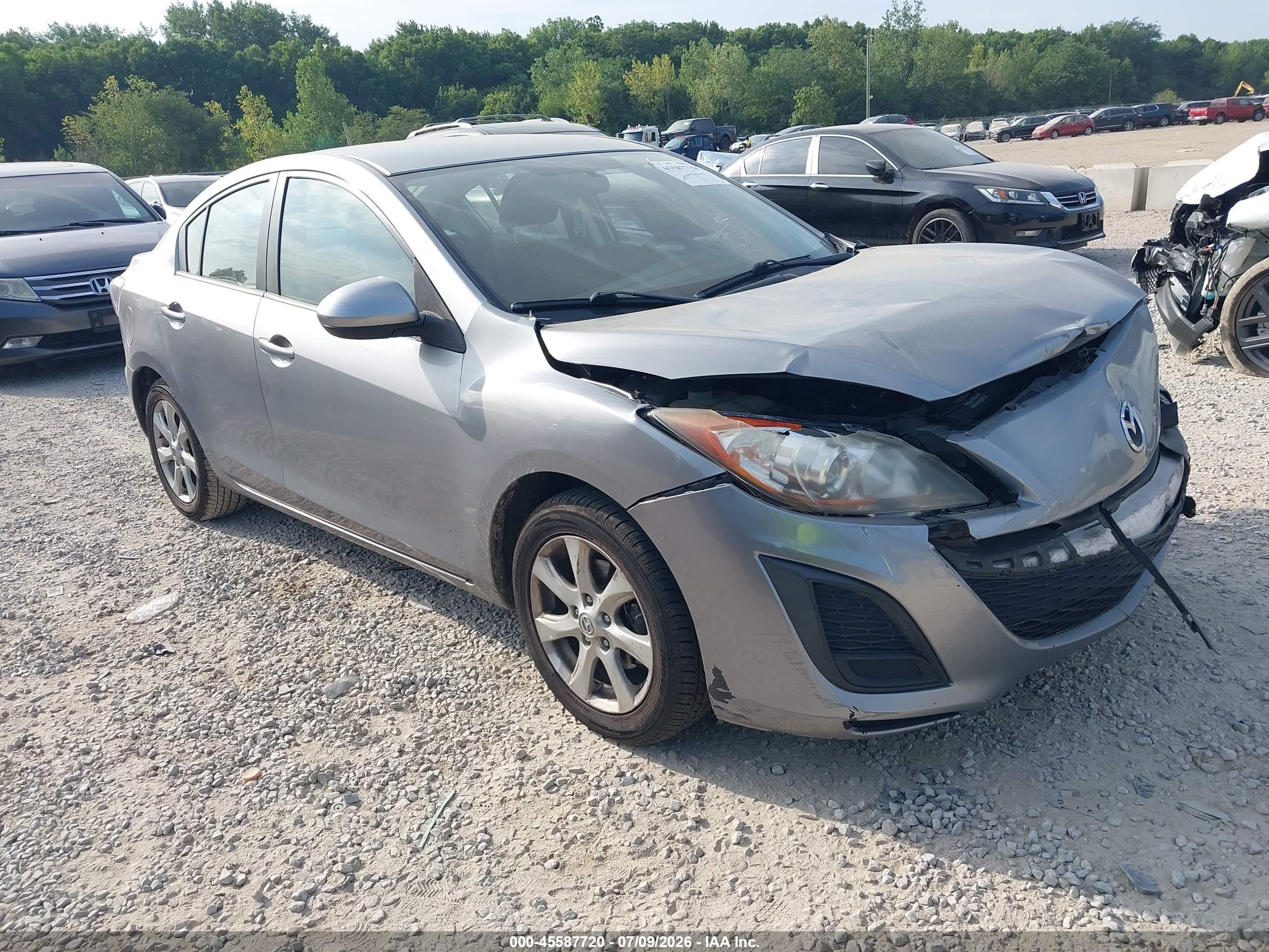 2011 Mazda 3 i Touring, VIN JM1BL1VF7B1497323 — Front end