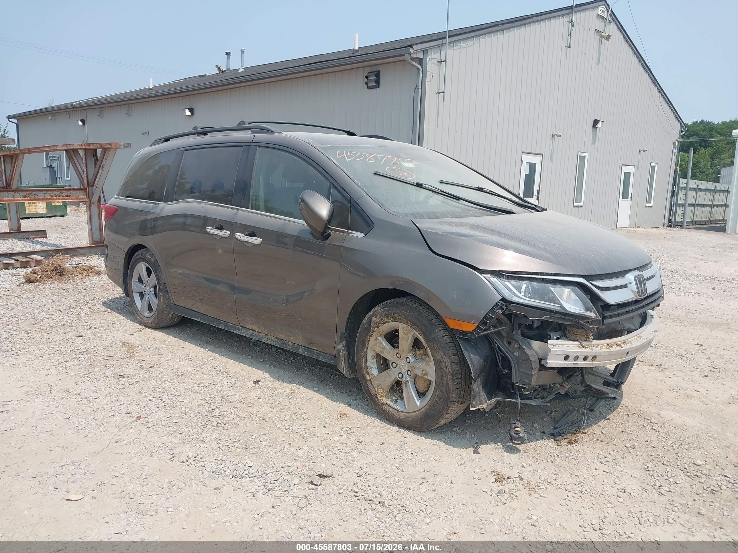 2018 Honda Odyssey EX-L, VIN 5FNRL6H74JB069196 — Front end