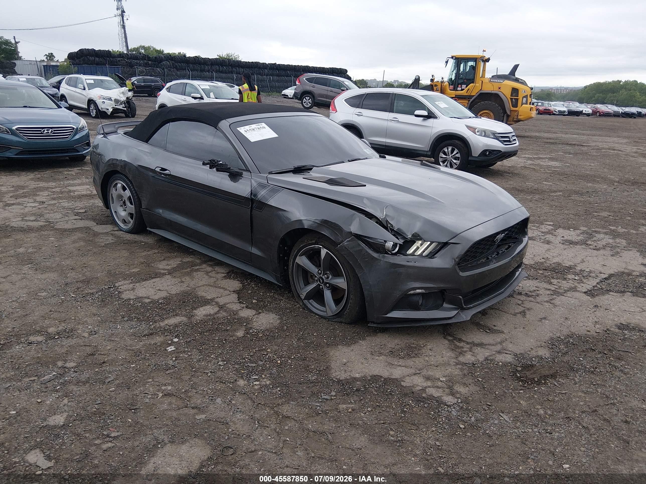2015 Ford Mustang V6, VIN 1FATP8EMXF5423138 — Front end