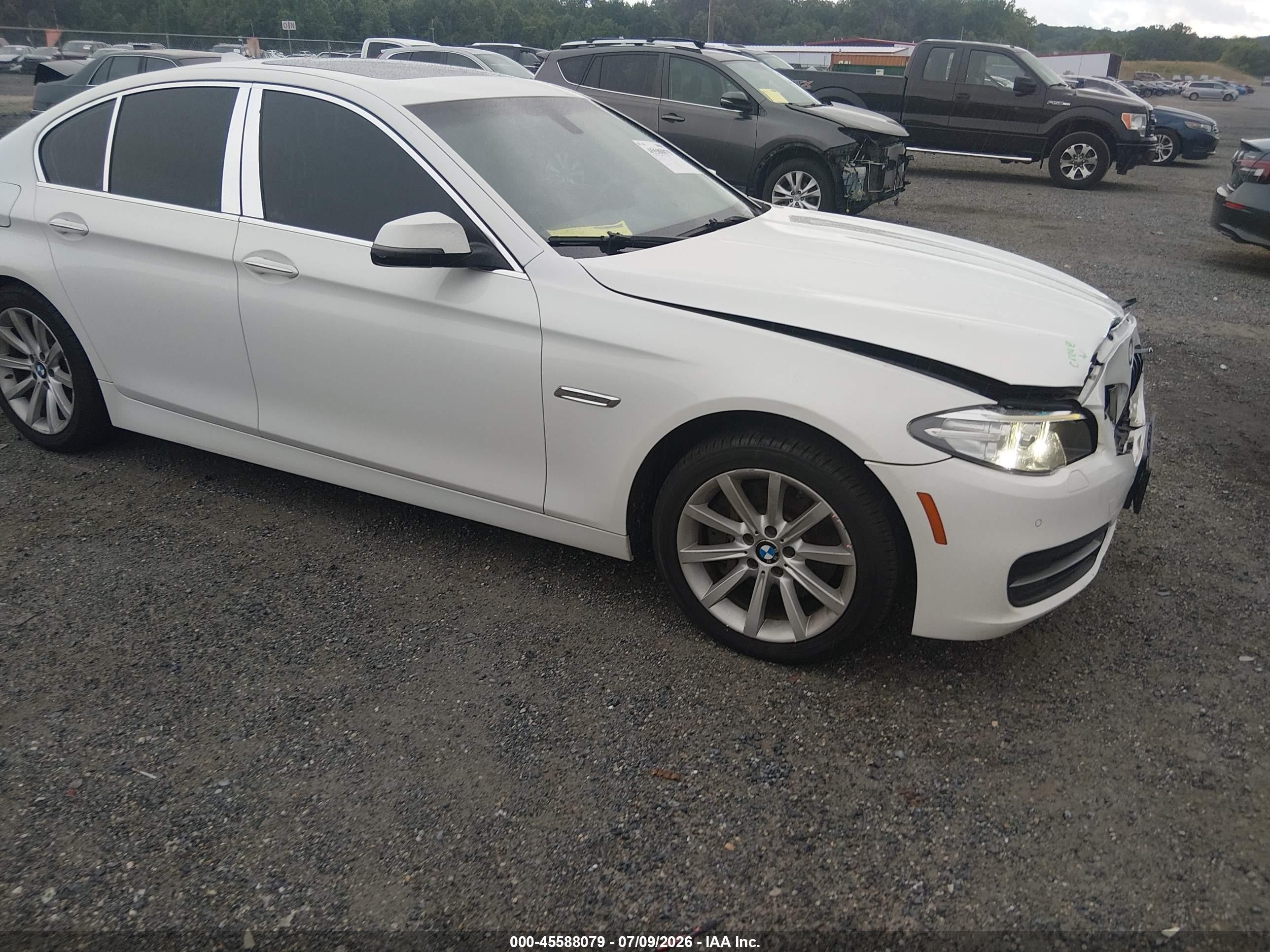 2014 BMW 5 Series 535i xDrive, VIN WBA5B3C54ED537721 — Front end