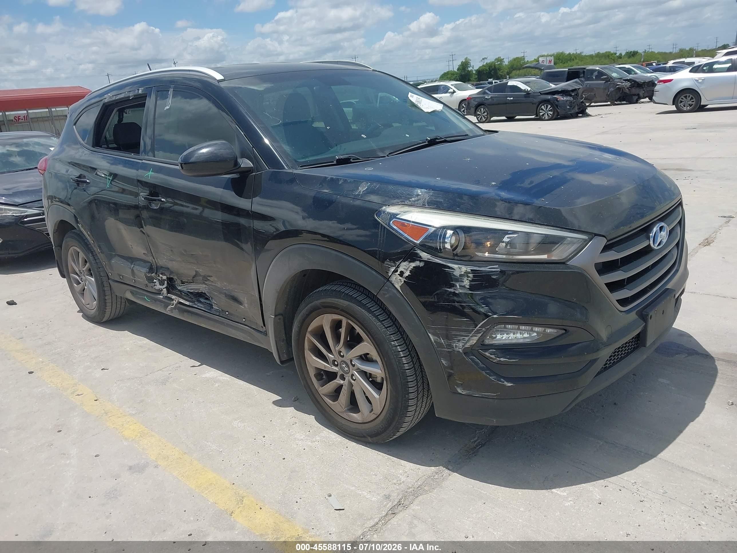 2016 Hyundai Tucson SE, VIN KM8J33A45GU113603 — Side