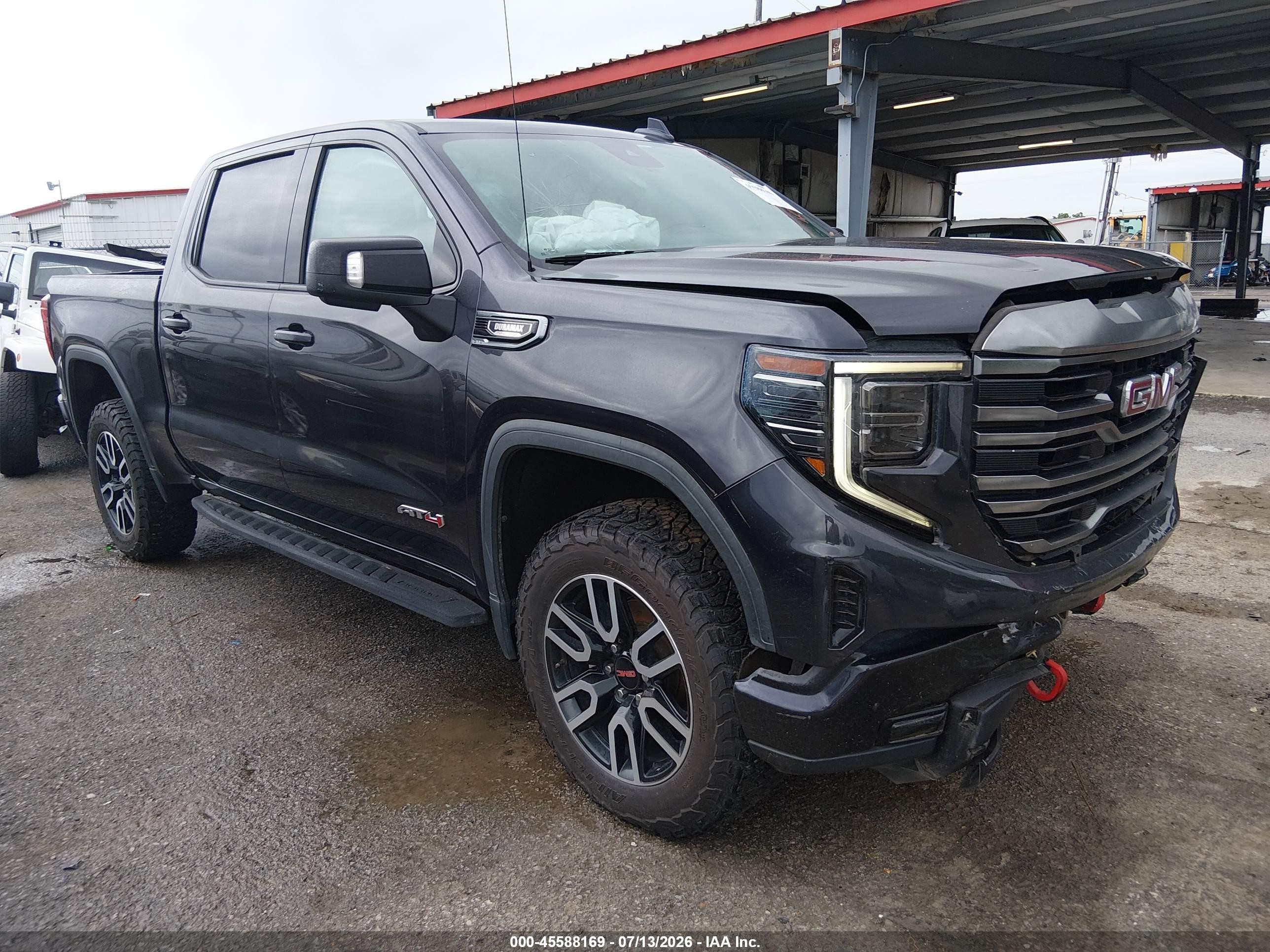 2022 GMC Sierra 1500 AT4, VIN 3GTUUEET0NG570170 — Перед