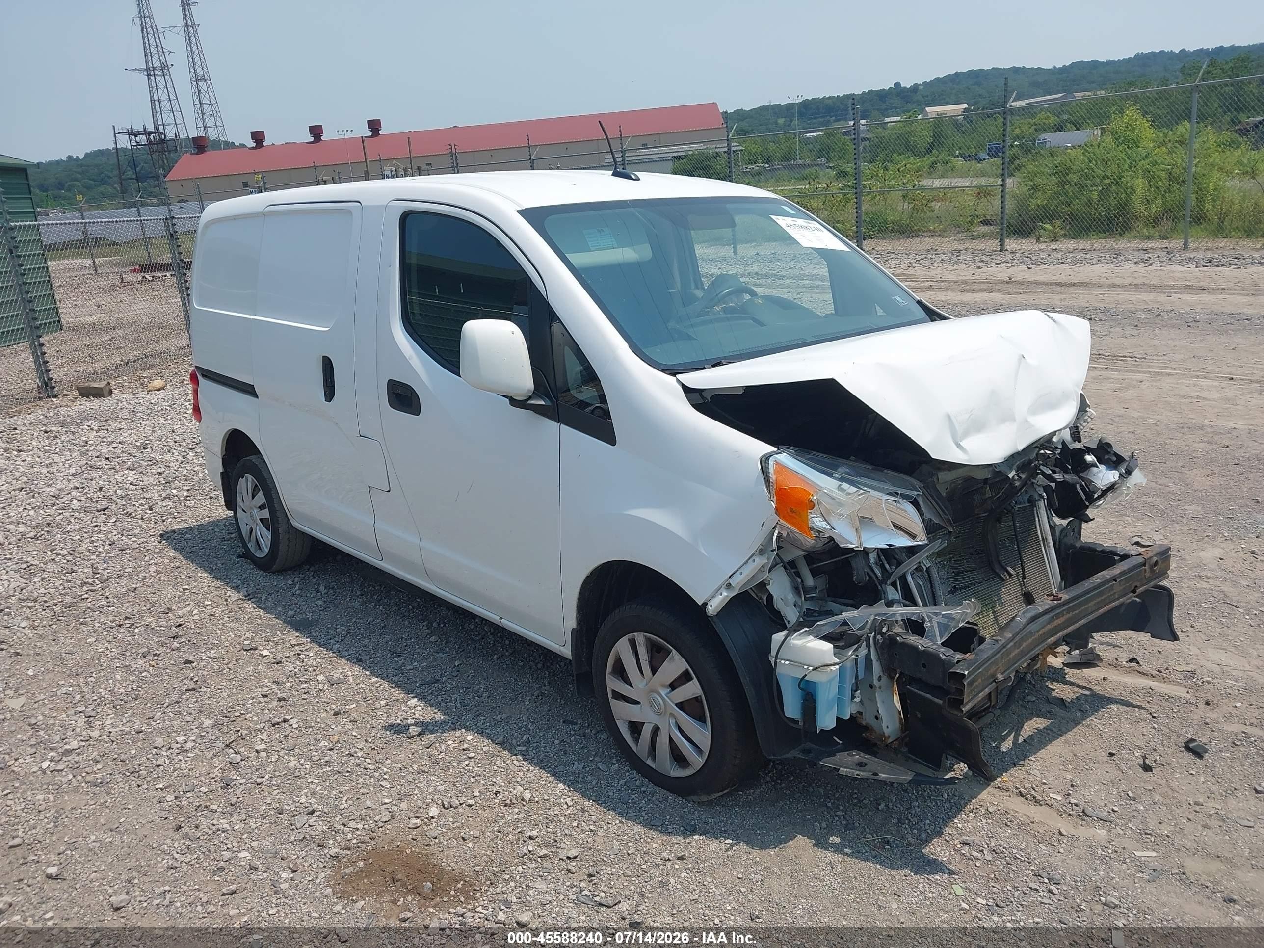 2014 Nissan NV200 SV, VIN 3N6CM0KN1EK696309 — Front end