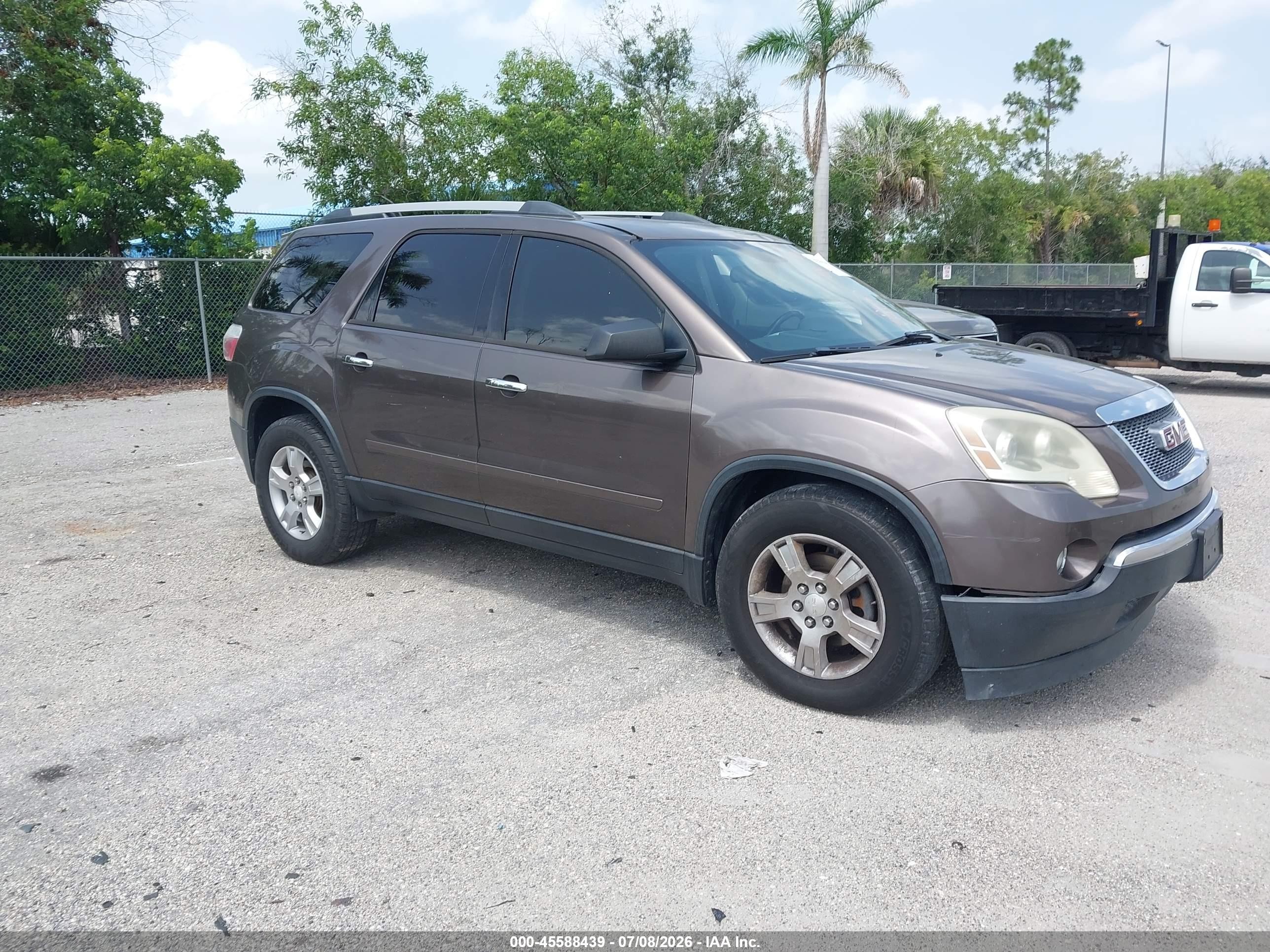 2012 GMC Acadia SL, VIN 1GKKRNED6CJ174178 — Rear end