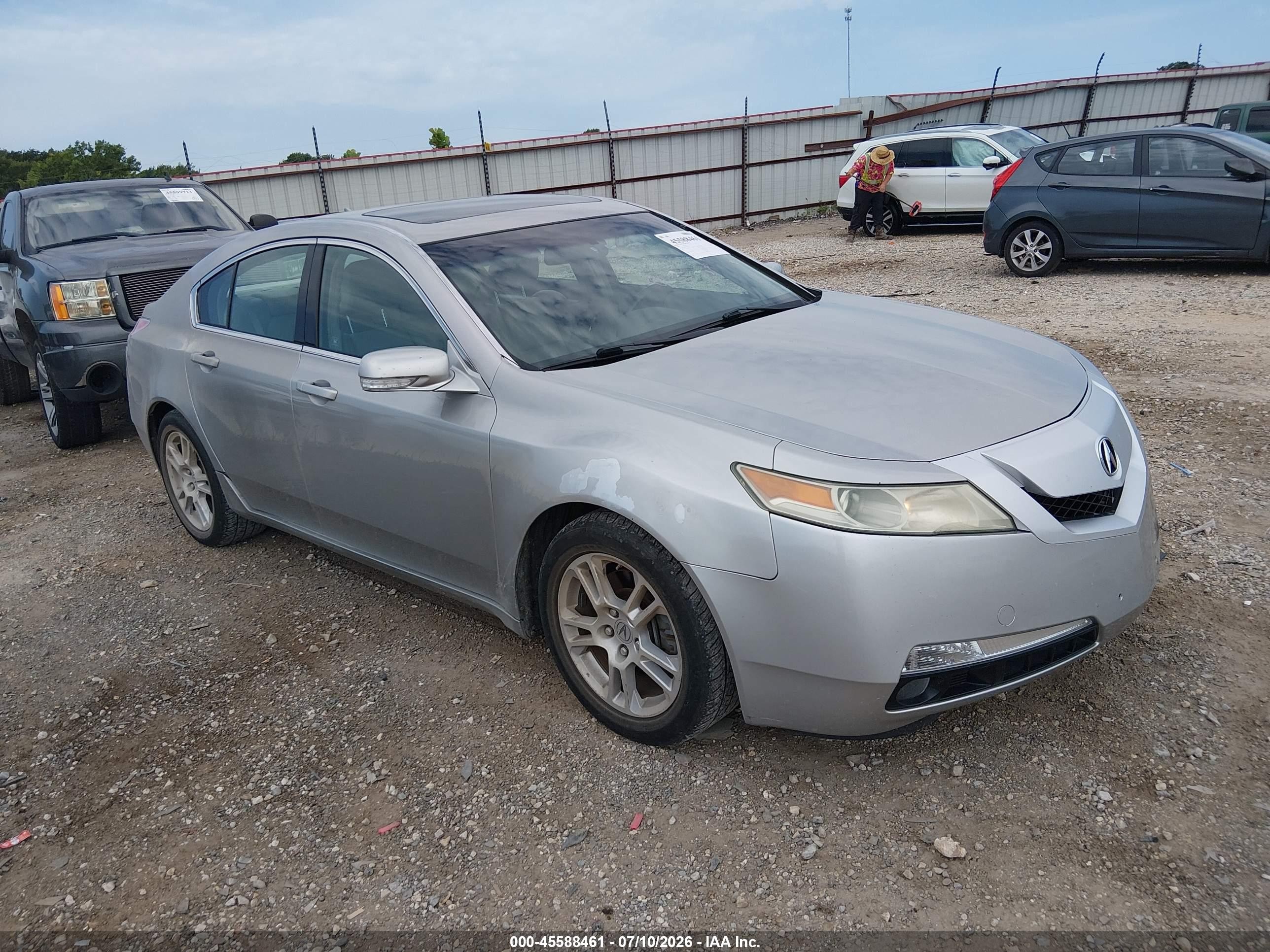 2010 Acura TL, VIN 19UUA8F29AA017365 — Front end