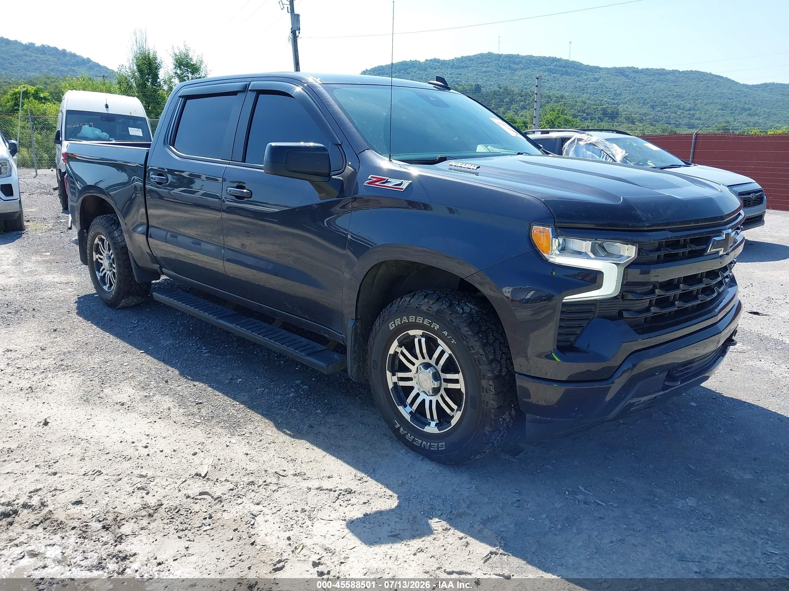 2023 Chevrolet Silverado 1500 RST, VIN 1GCUDEE80PZ281868 — Rear end