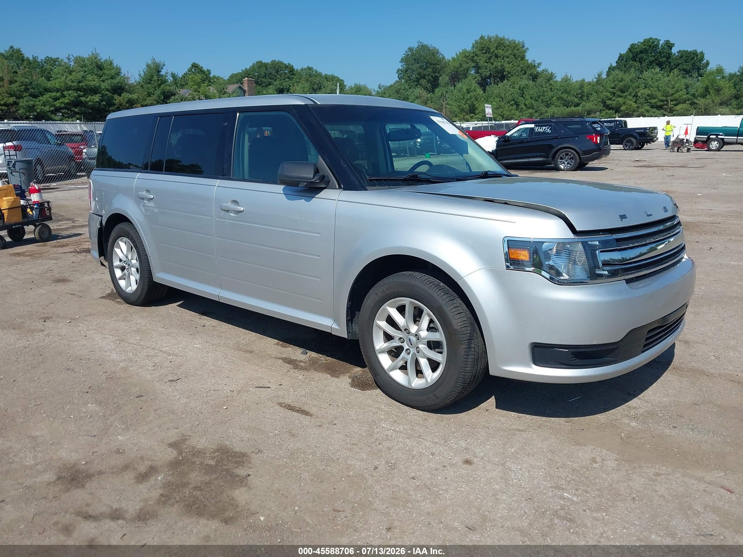 2019 Ford Flex SE, VIN 2FMGK5B83KBA33371 — Rear end