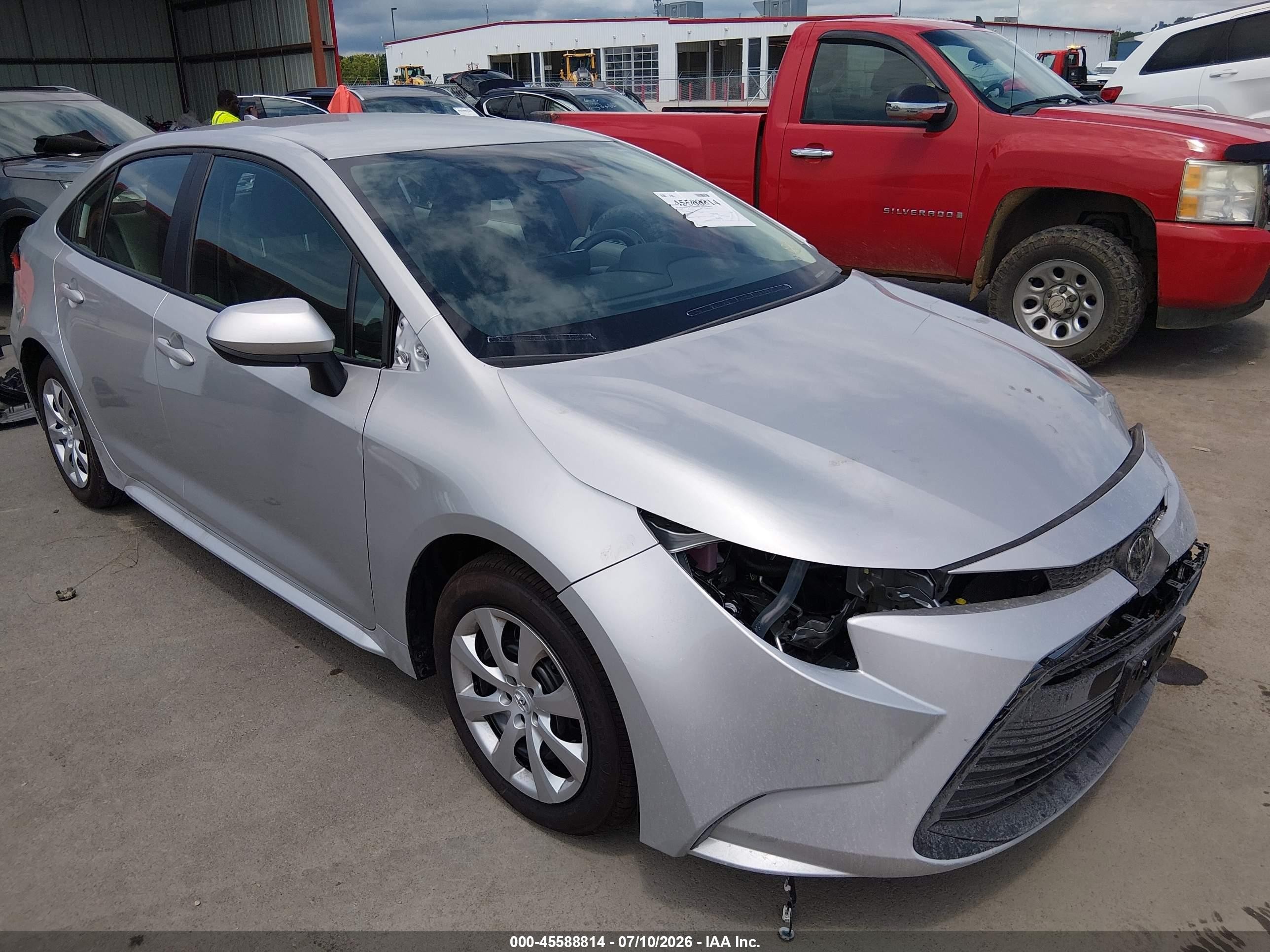 2025 Toyota Corolla LE, VIN 5YFB4MDE0SP353468 — Front end