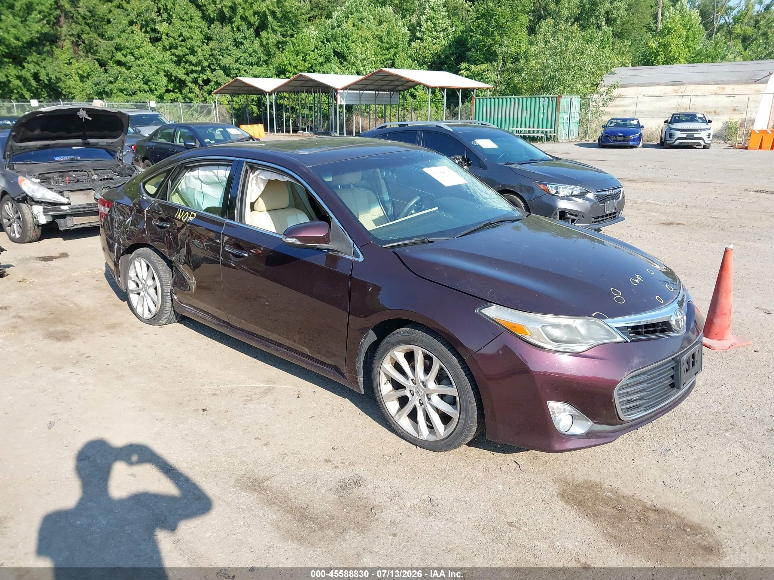 2013 Toyota Avalon XLE Touring, VIN 4T1BK1EB7DU038287 — Side