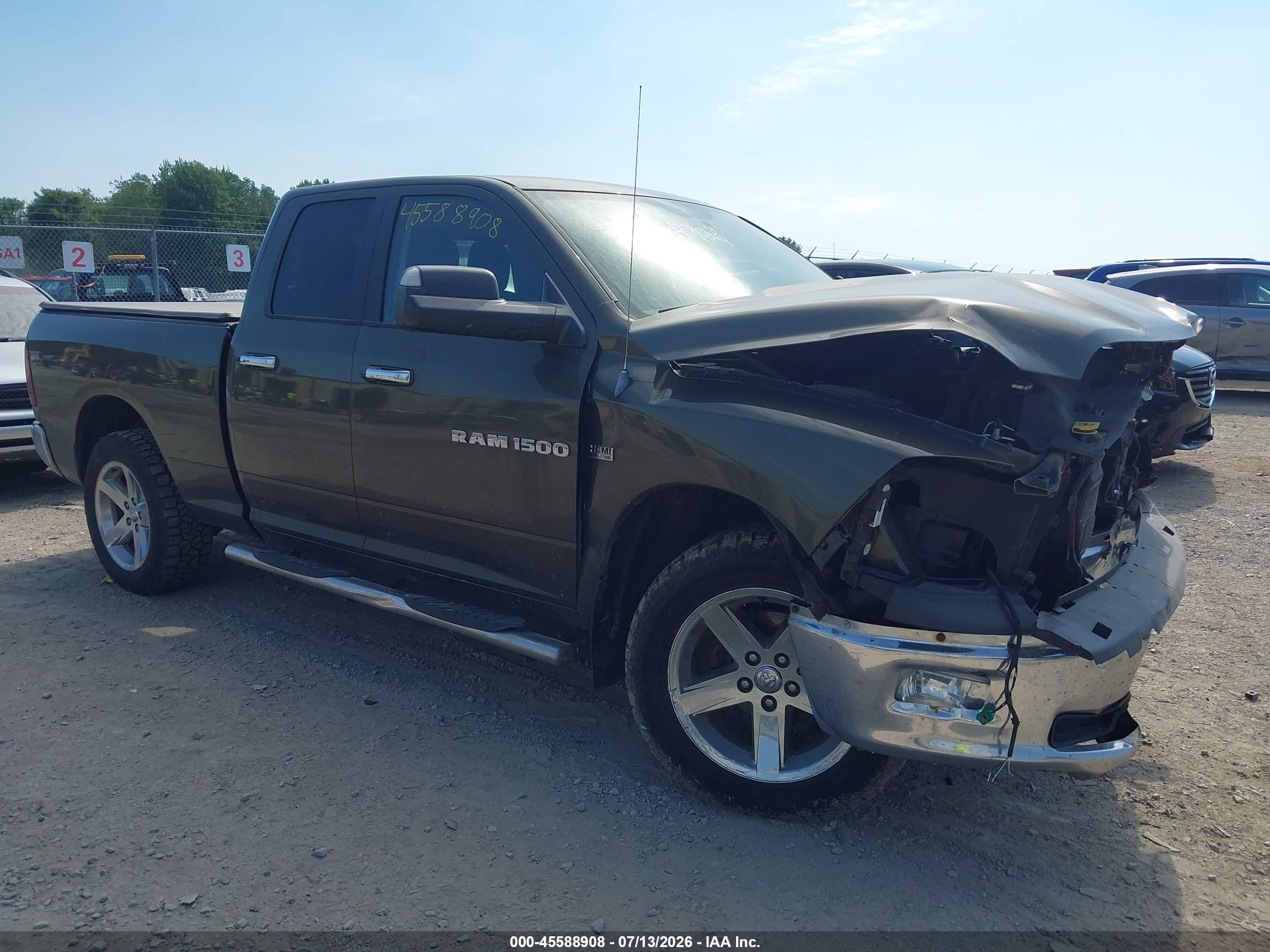 2012 Ram 1500 Outdoorsman, VIN 1C6RD7GT6CS247155 — Front end