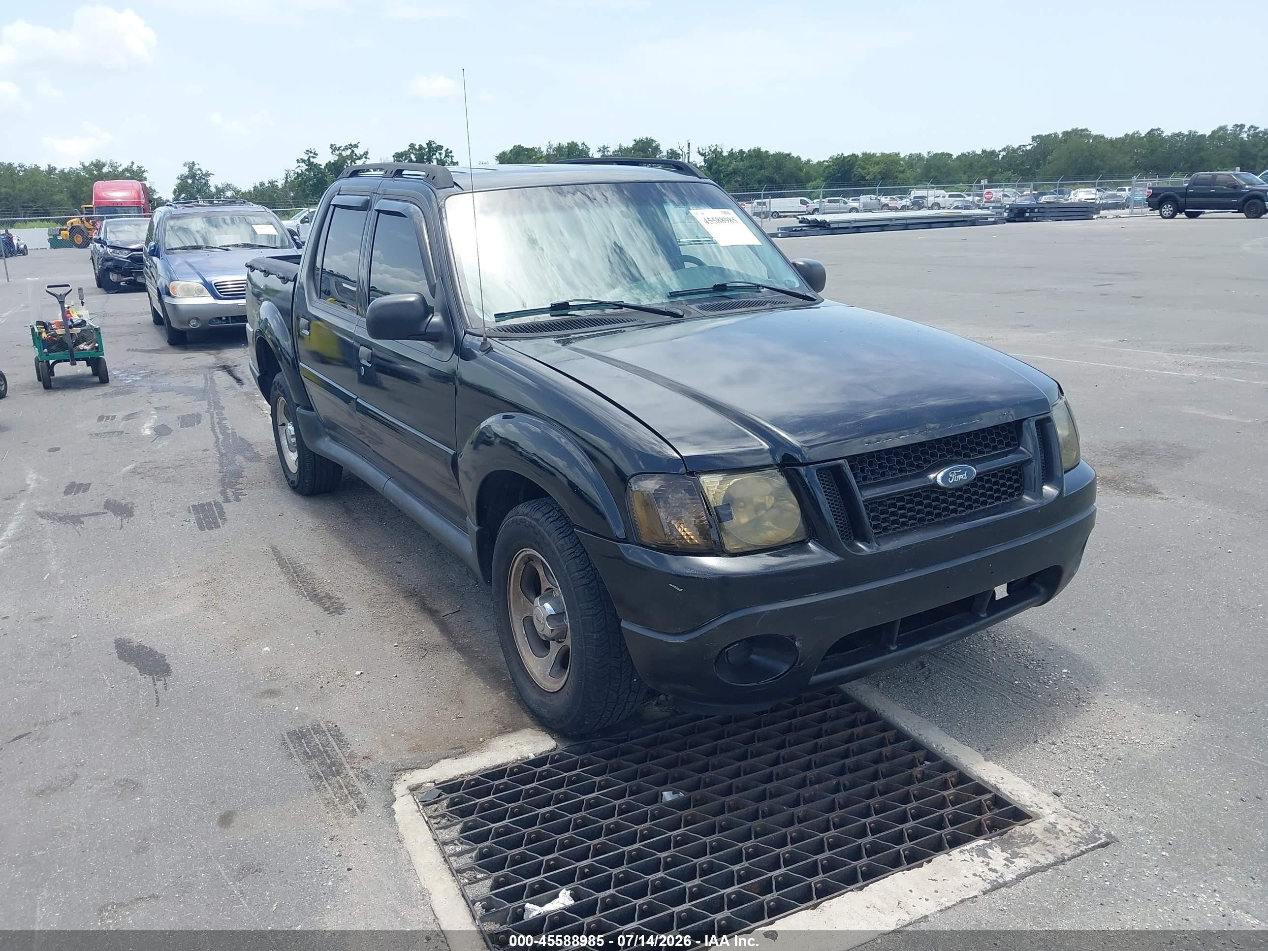 2005 Ford Explorer Sport Trac XLS, VIN 1FMZU67K15UA23790 — Front end