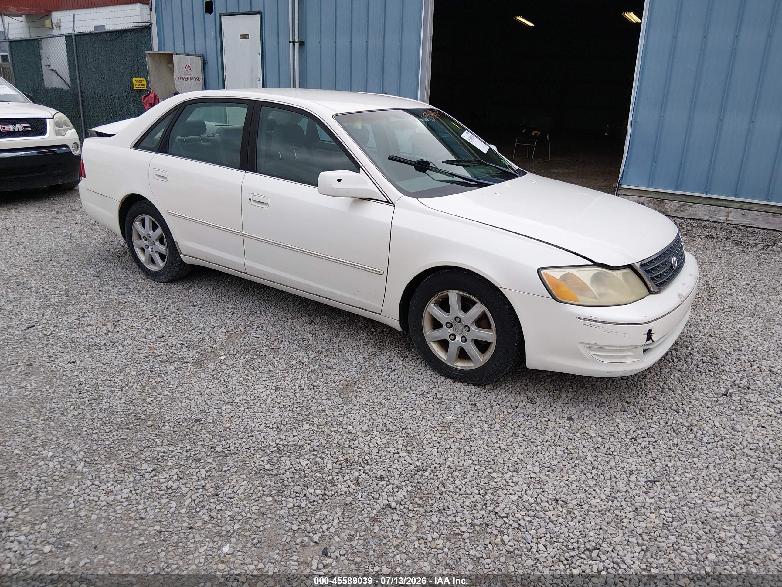 2003 Toyota Avalon XLS, VIN 4T1BF28B63U285837 — Normal wear