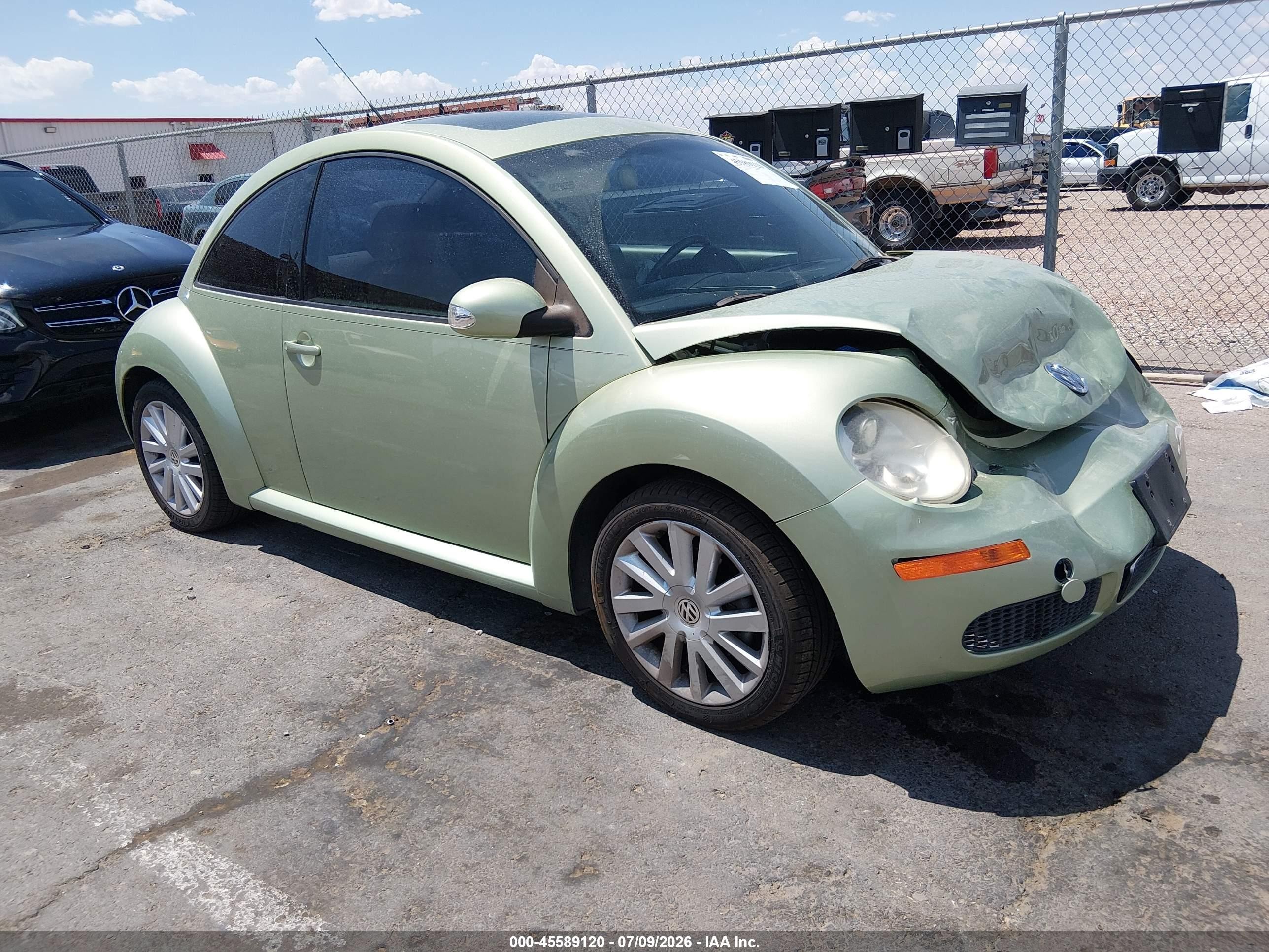 2008 Volkswagen Beetle S, VIN 3VWRW31C08M500858 — Front end