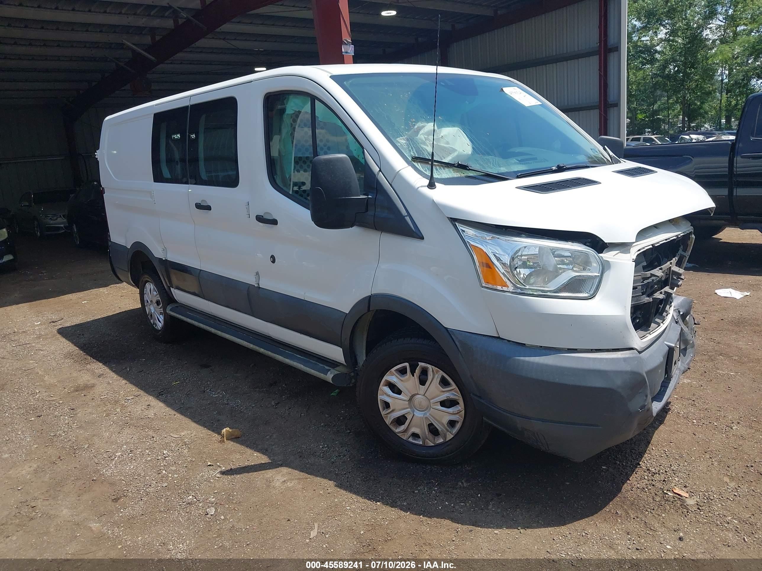 2016 Ford Transit Cargo, VIN 1FTYR1ZMXGKB34615 — Front end