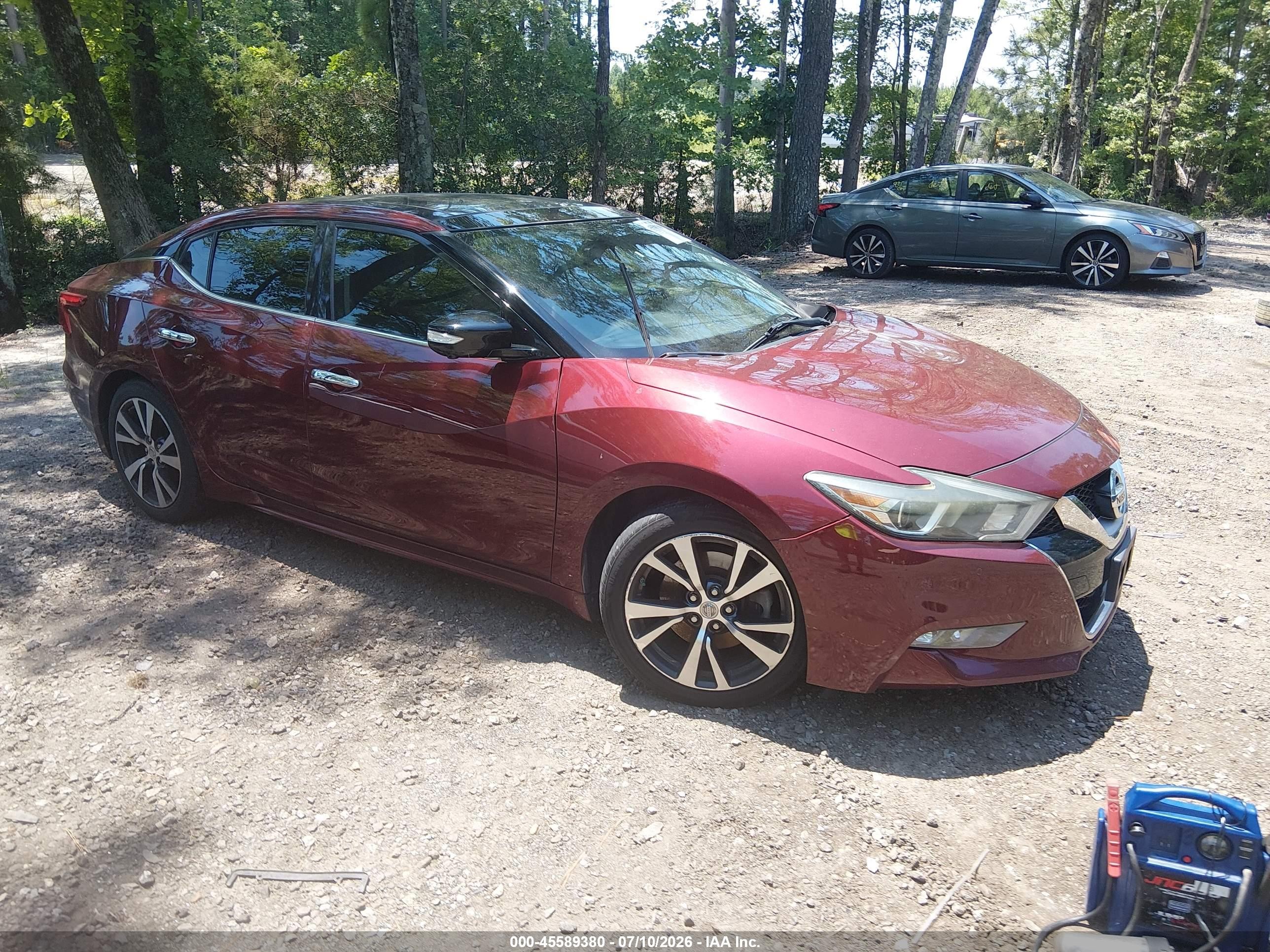 2017 Nissan Maxima Platinum, VIN 1N4AA6AP7HC388568 — Front end