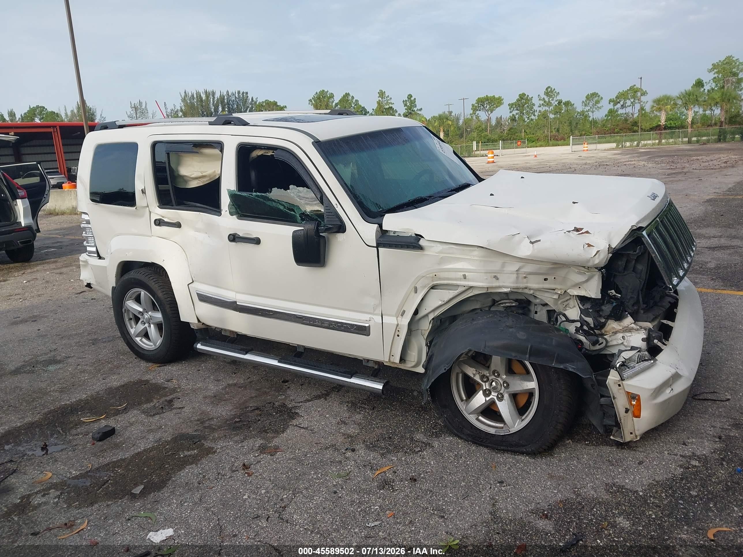 2010 Jeep Liberty Limited, VIN 1J4PP5GK7AW170220 — Front end