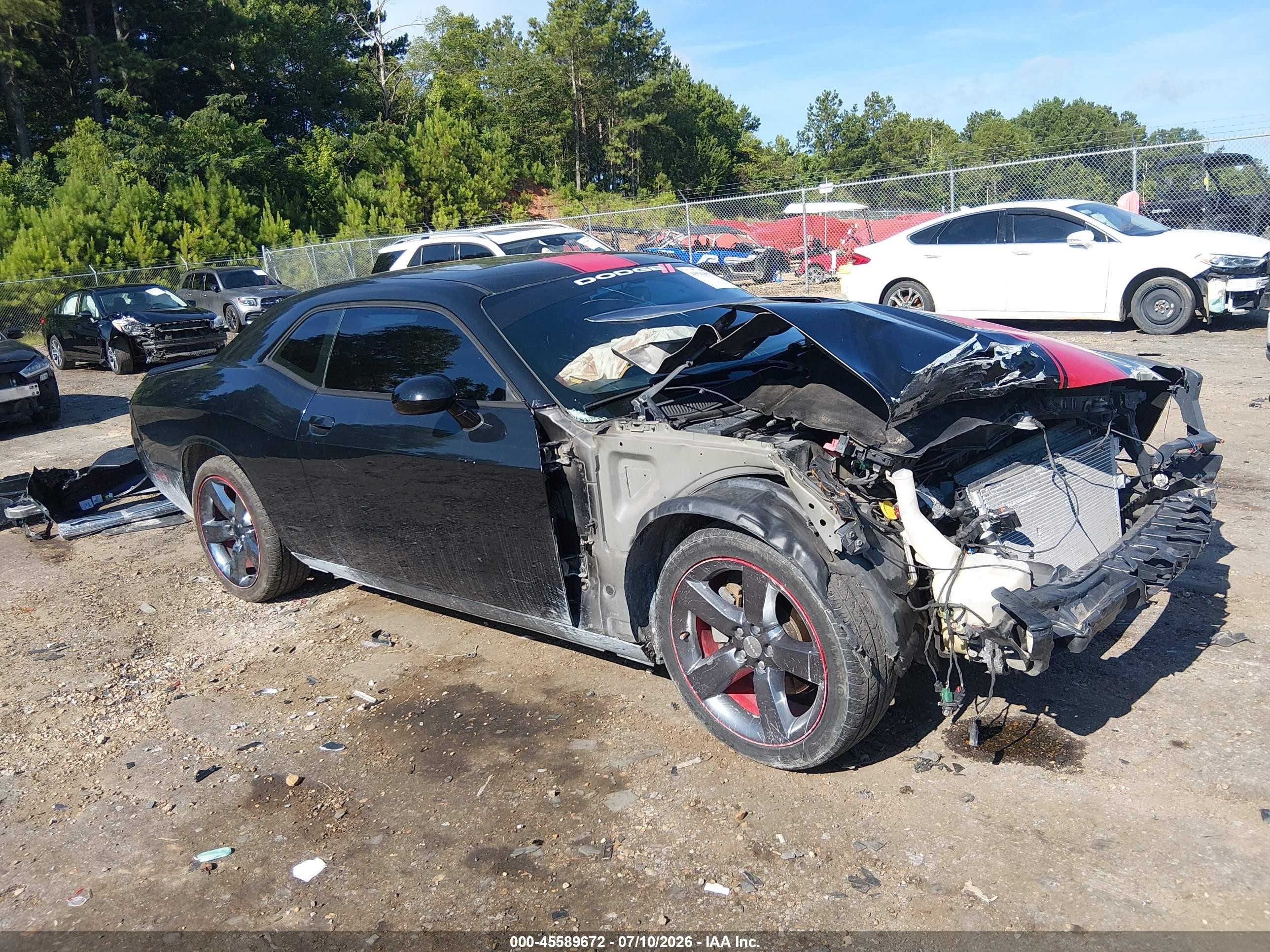 2014 Dodge Challenger SXT, VIN 2C3CDYAG5EH201945 — Front end