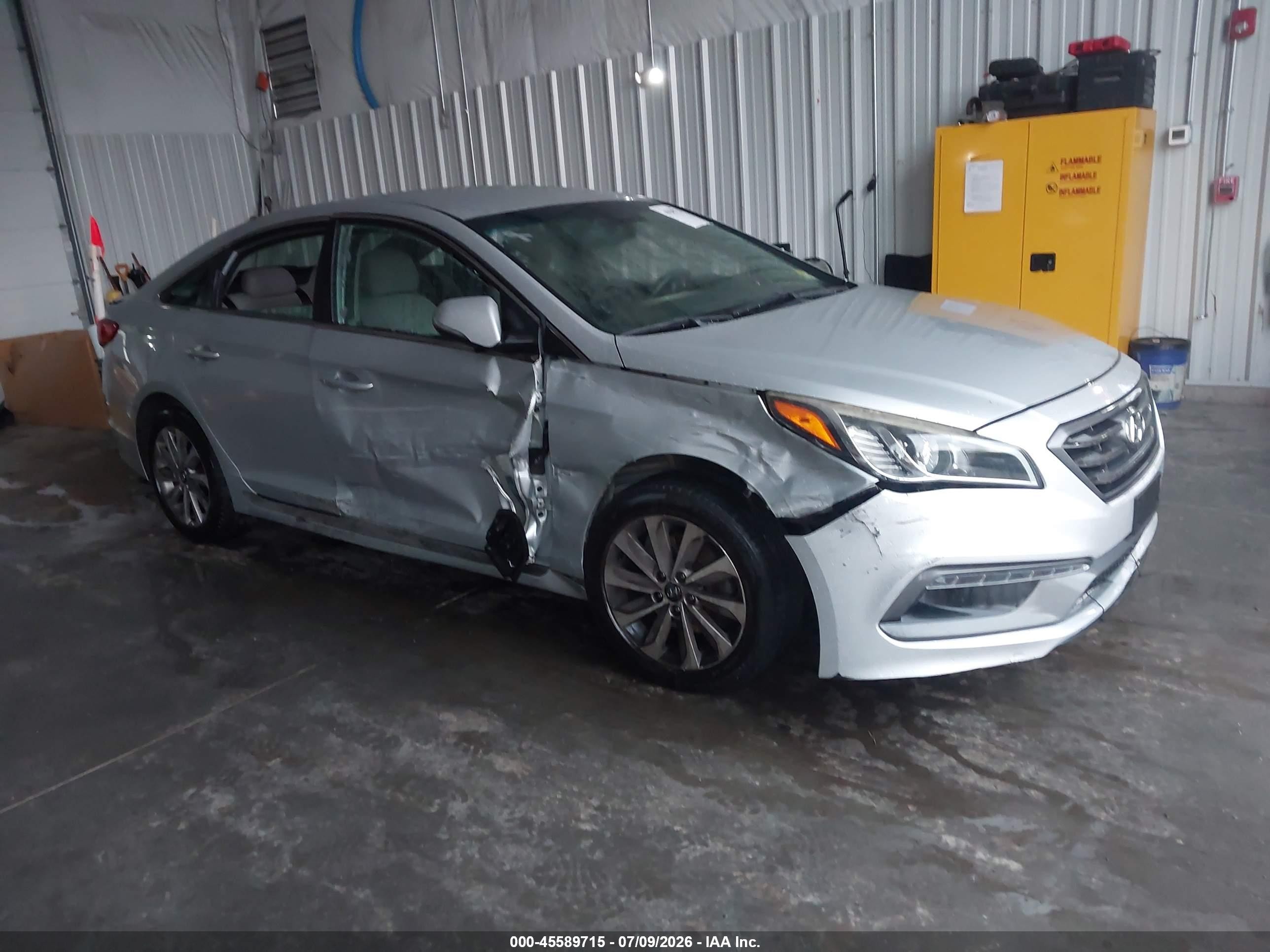 2015 Hyundai Sonata Sport, VIN 5NPE34AF3FH076704 — Side
