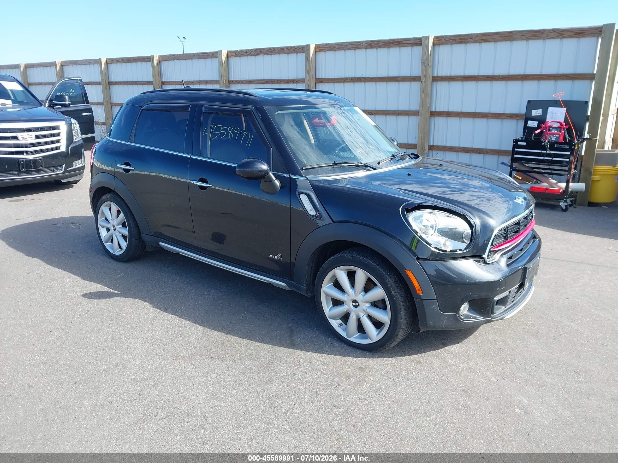 2016 MINI Countryman S, VIN WMWZC5C58GWU02274 — Normal wear