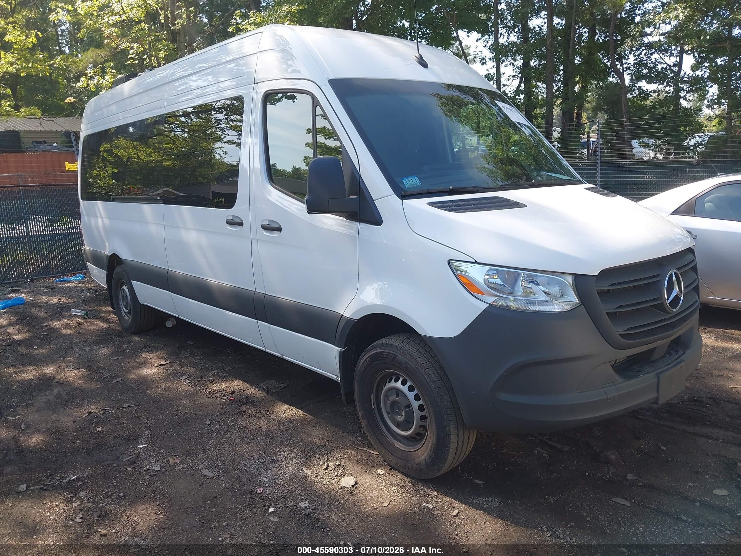 2026 Mercedes-Benz Sprinter Passenger, VIN W1Z4KGHY1TT603354 — Roof