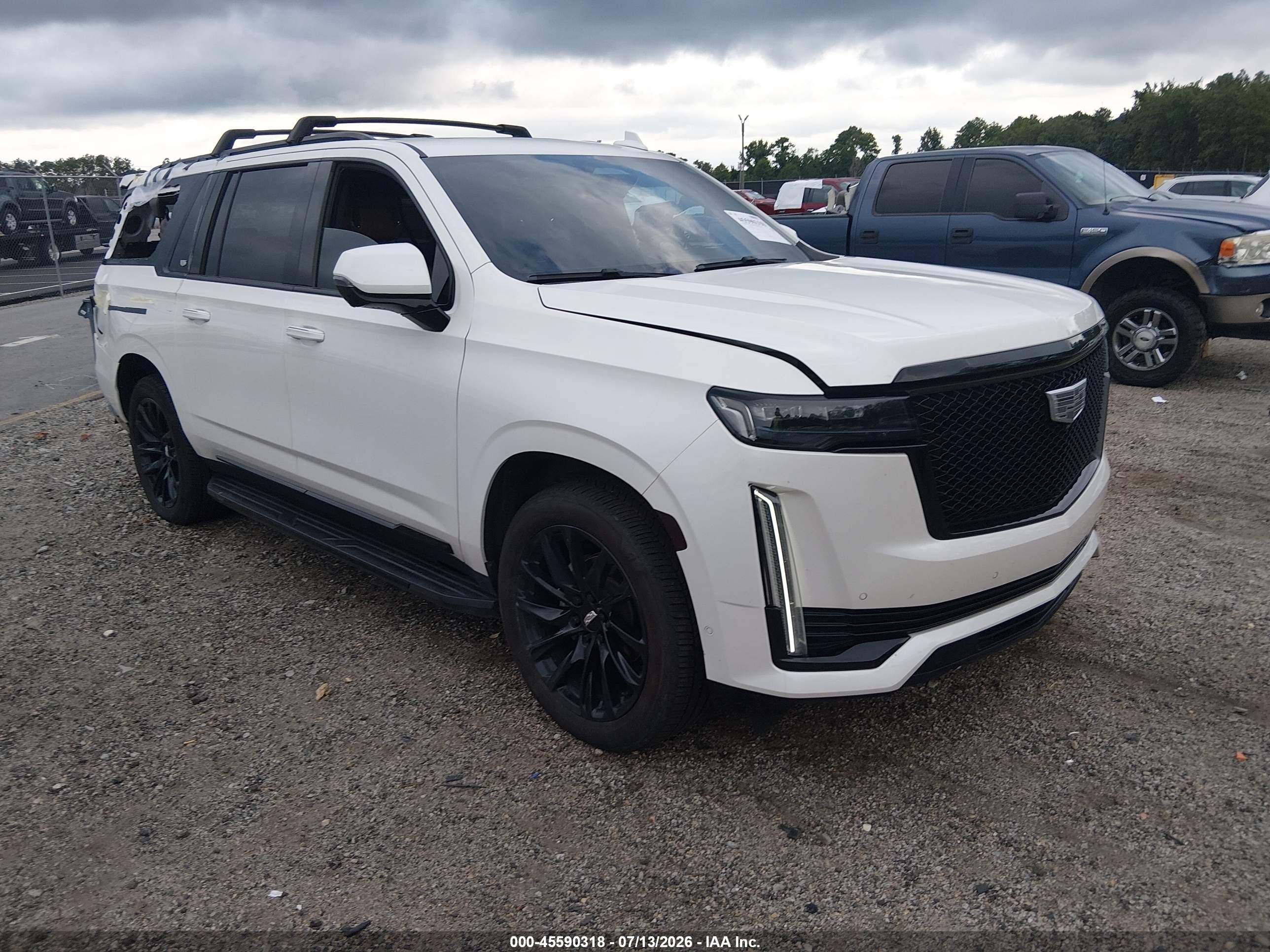 2022 Cadillac Escalade ESV, VIN 1GYS4PKT1NR272860 — Rear end