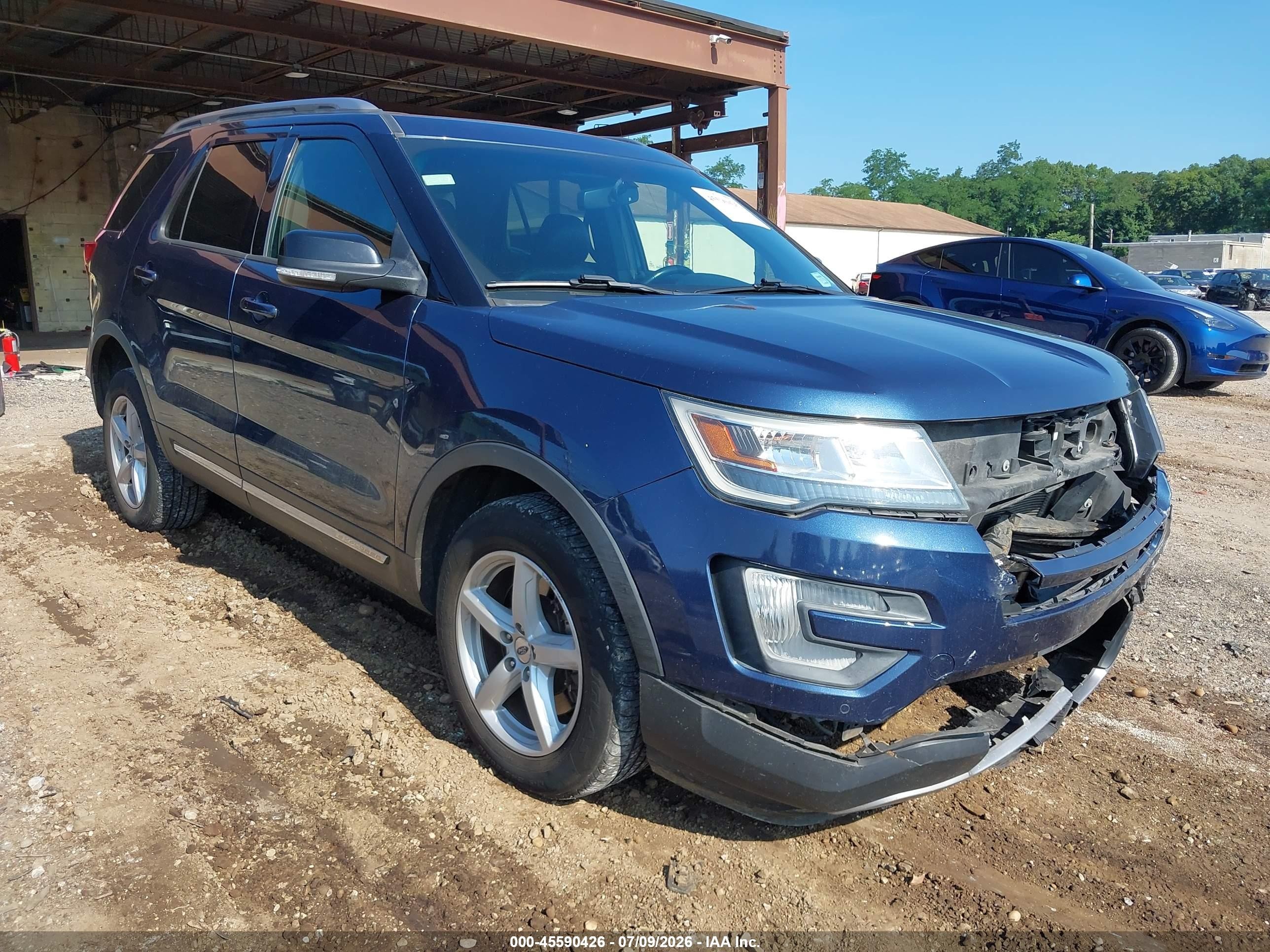 2016 Ford Explorer XLT, VIN 1FM5K8D87GGA22069 — Перед