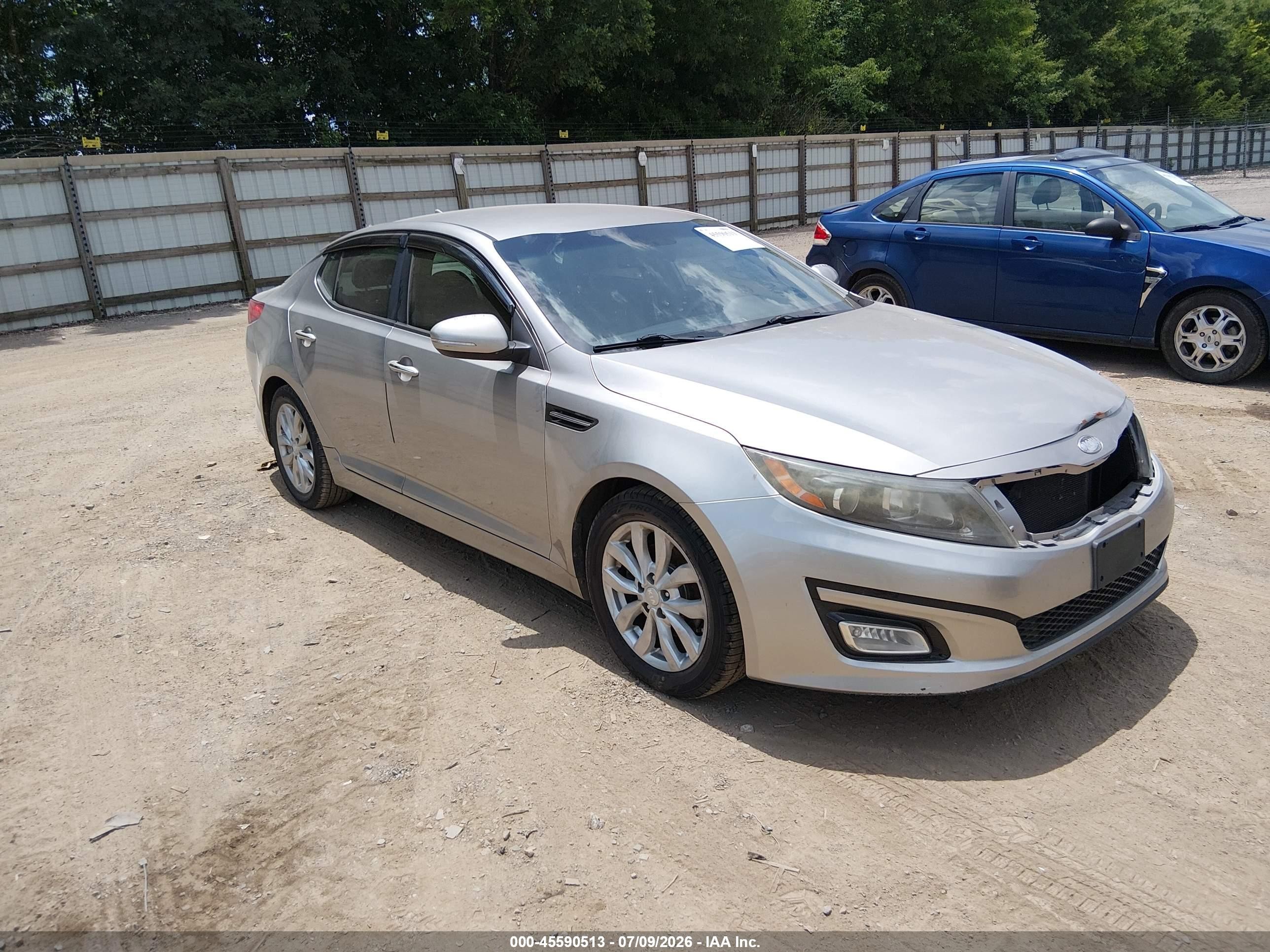 2014 Kia Optima LX, VIN 5XXGM4A71EG300402 — Front end