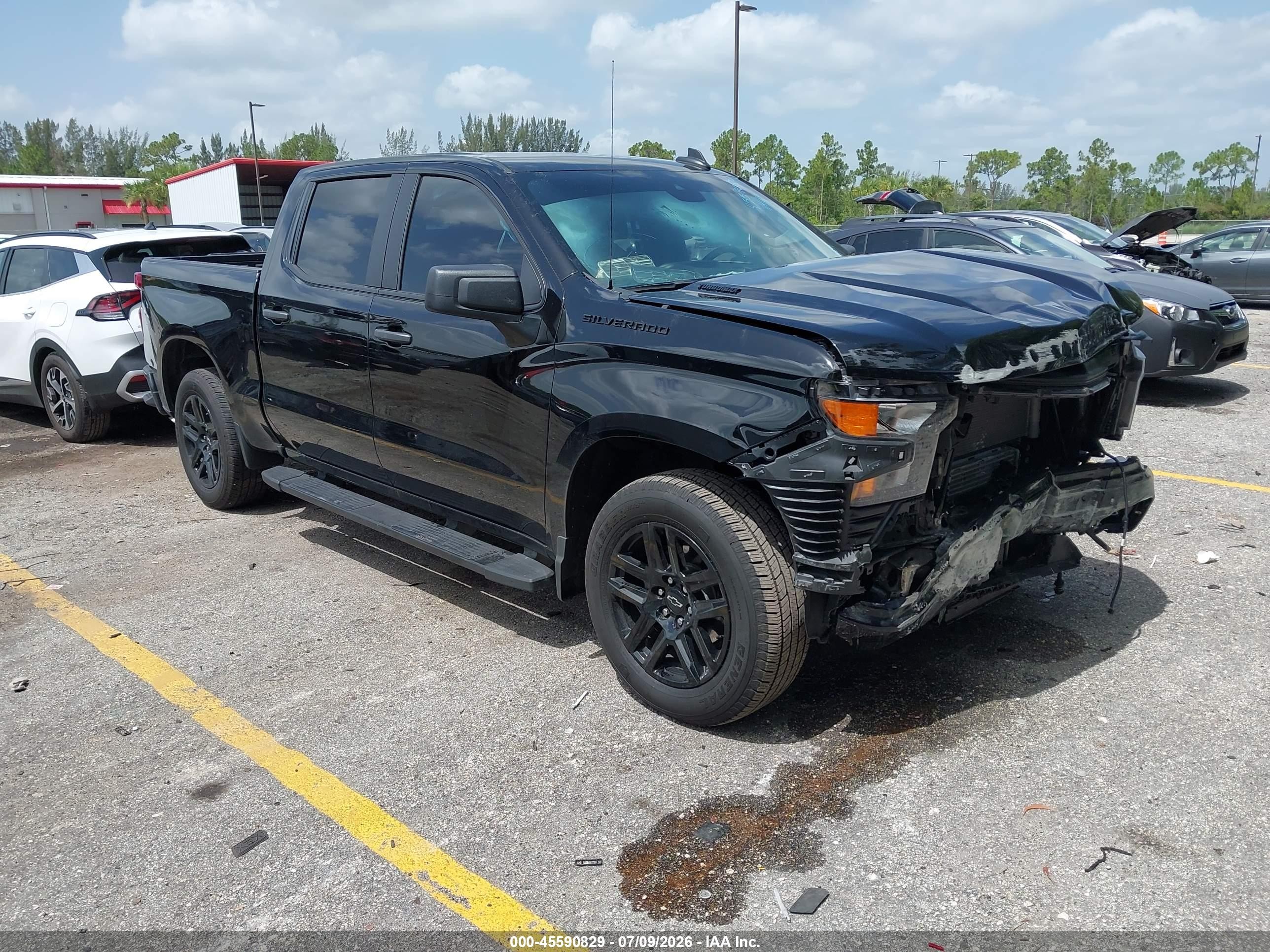 2026 Chevrolet Silverado 1500 Custom, VIN 1GCPABEK6TZ109192 — Front end