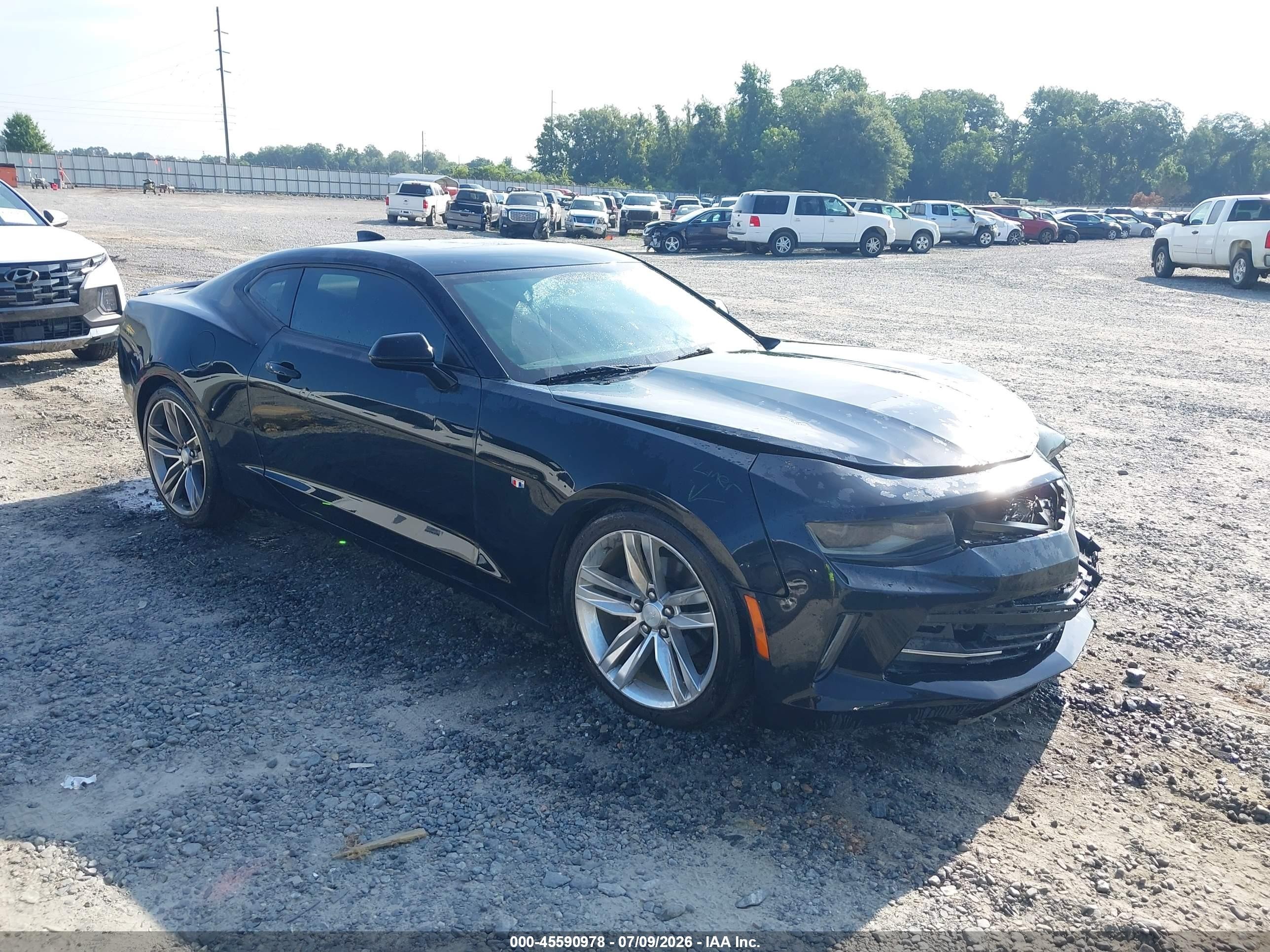 2018 Chevrolet Camaro 1LT, VIN 1G1FB1RX6J0105338 — Front end