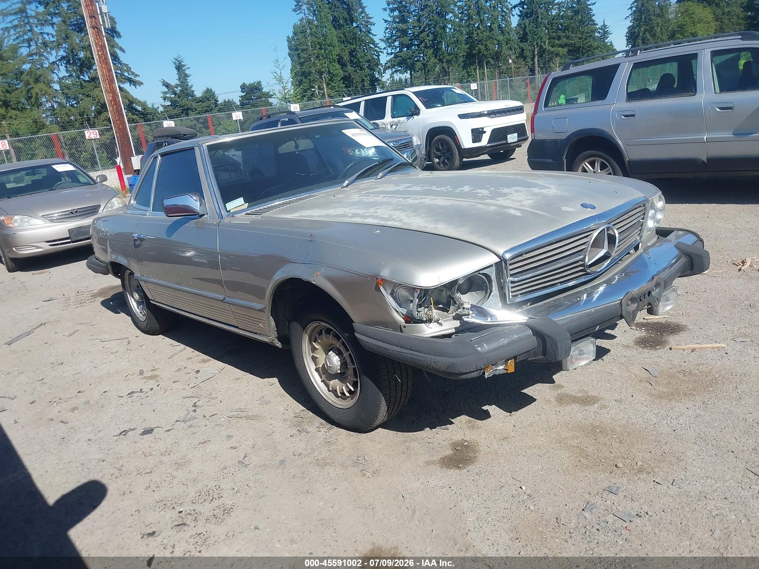 1985 Mercedes-Benz 380 SL, VIN WDBBA45C7FA033787 — Normal wear